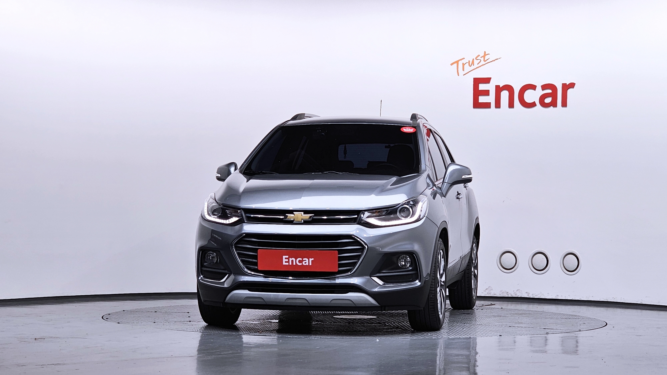 CHEVROLET TRAX photo 3