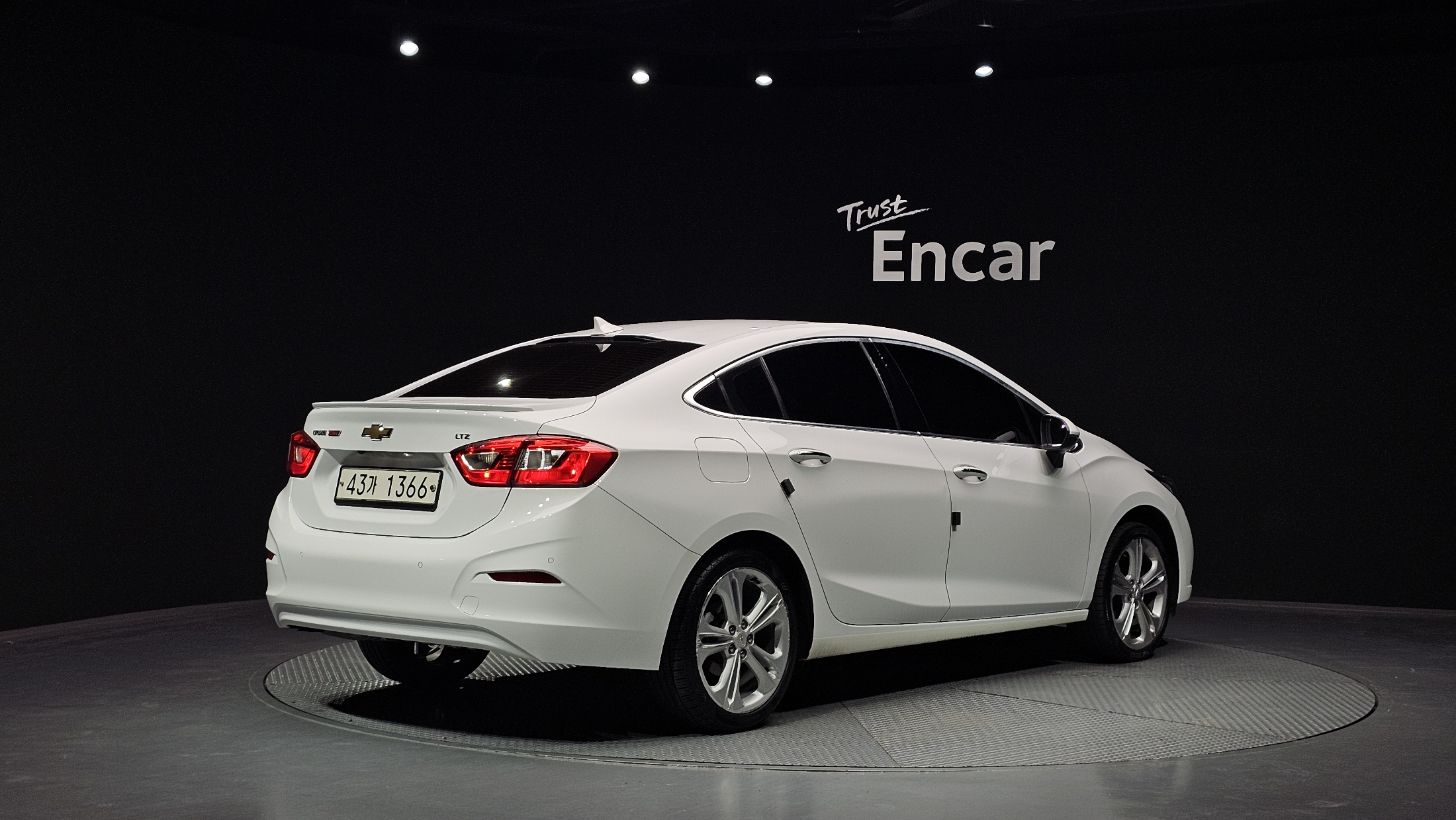 CHEVROLET CRUZE photo 2