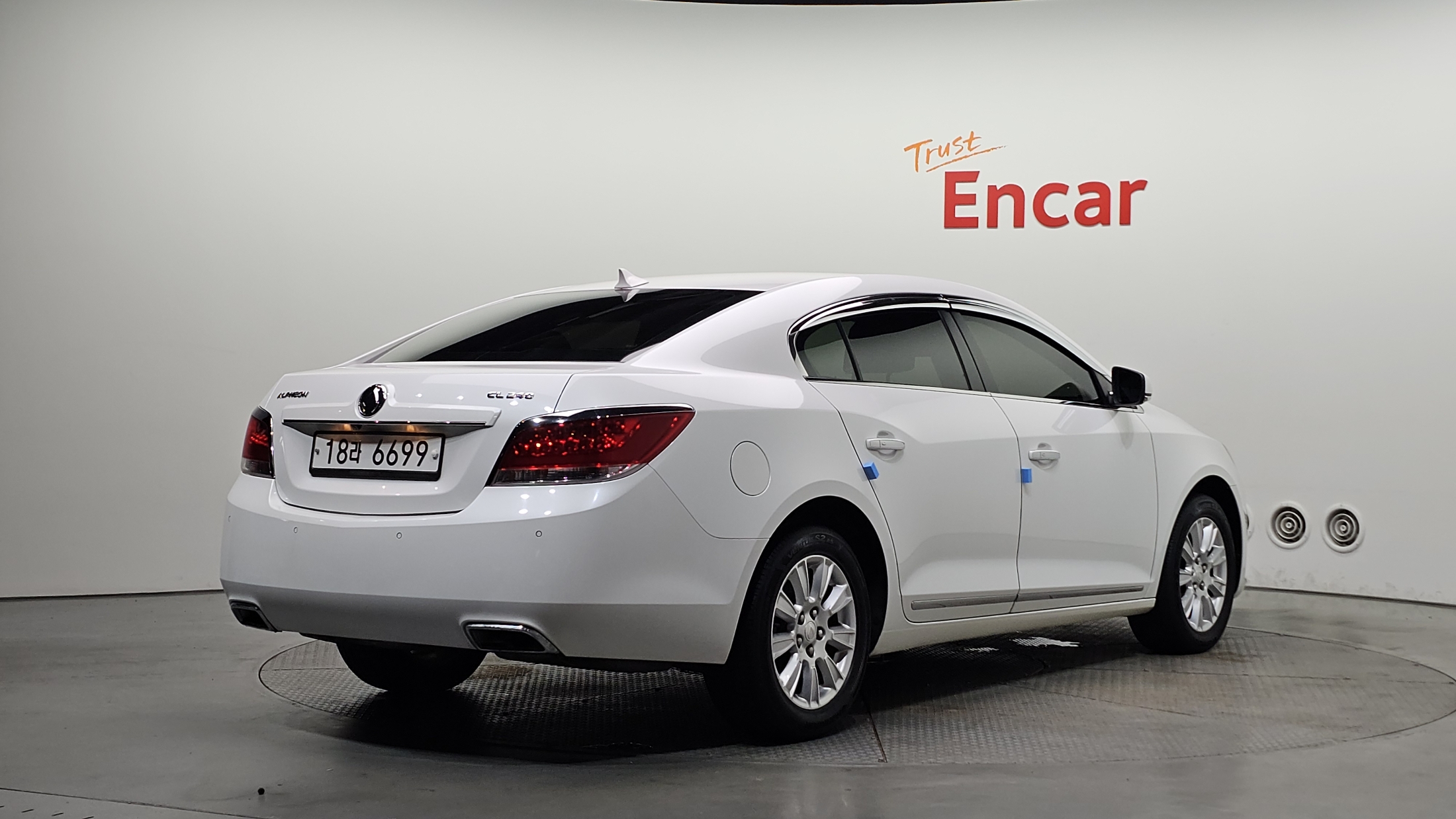 CHEVROLET ALPHEON photo 2