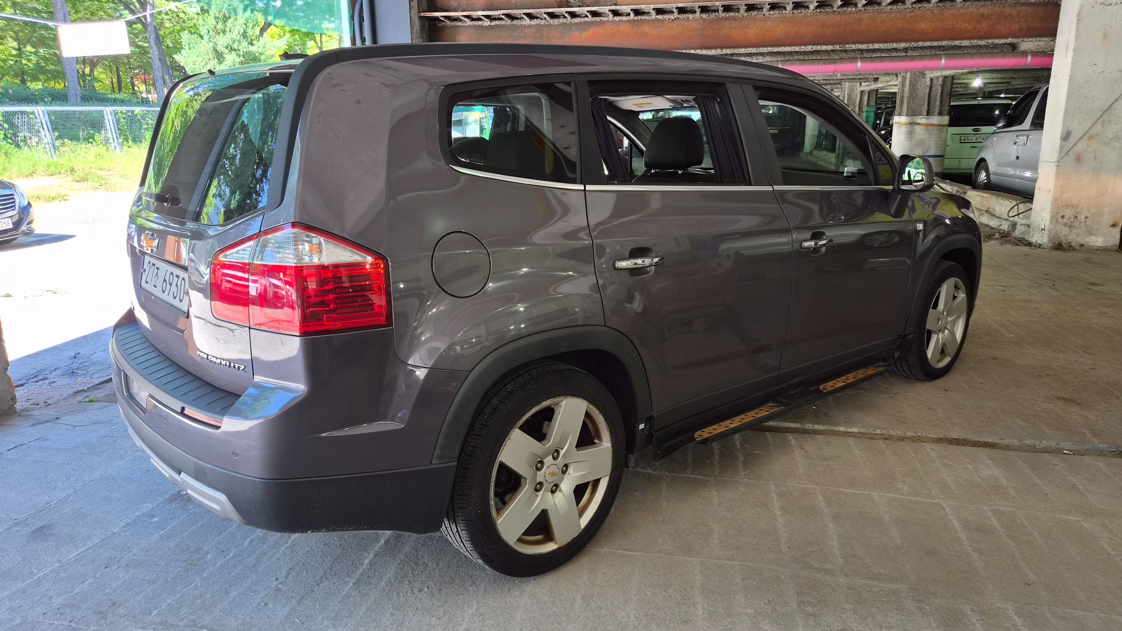 Mazda Bongo front view