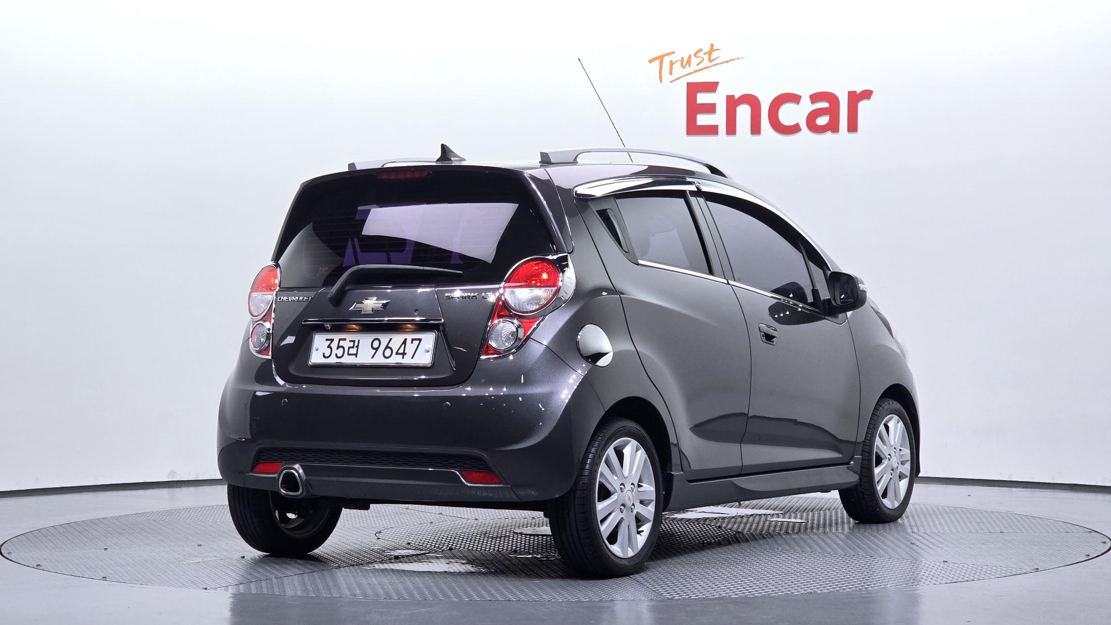 CHEVROLET SPARK photo 2