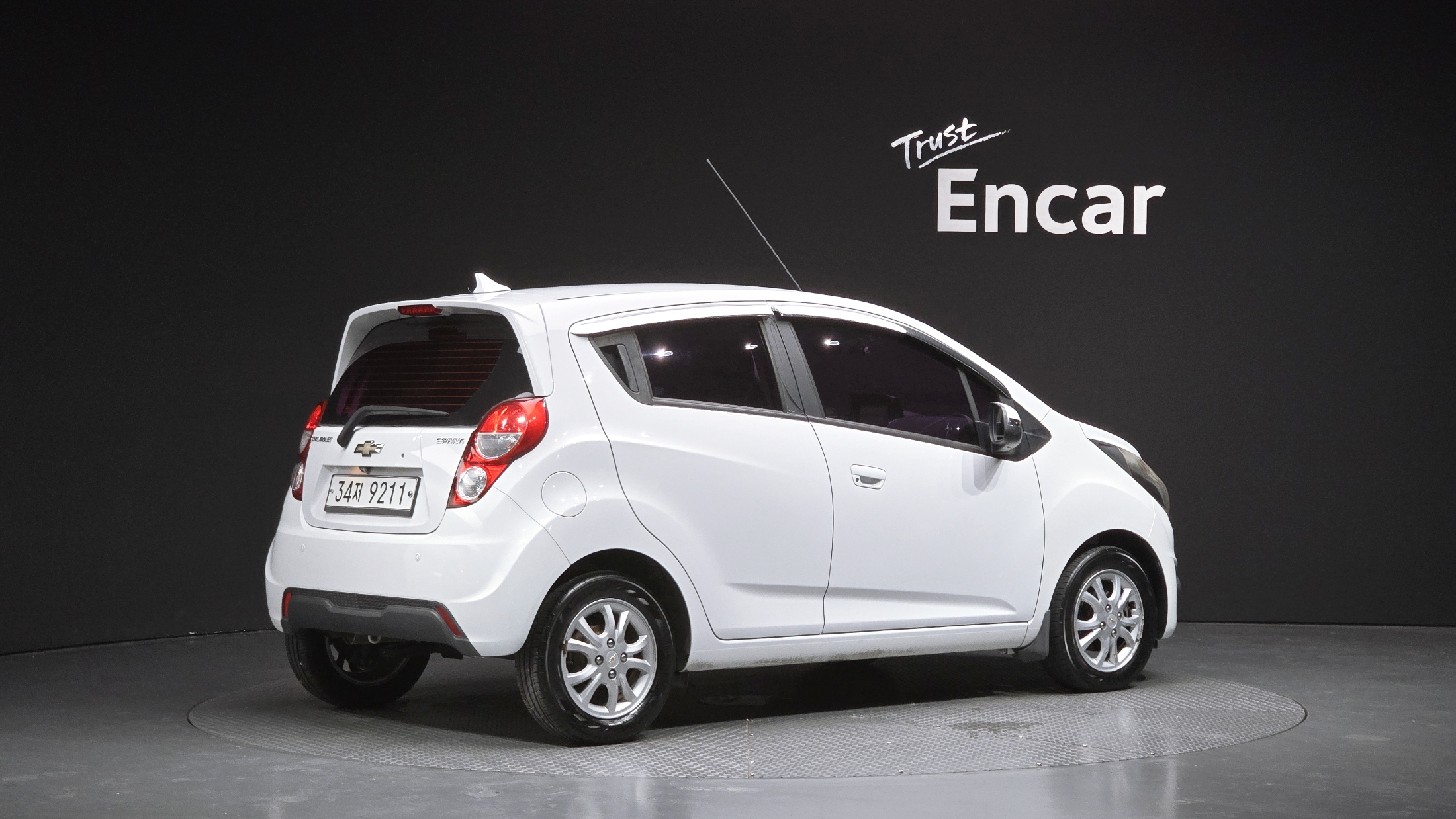 CHEVROLET SPARK photo 2