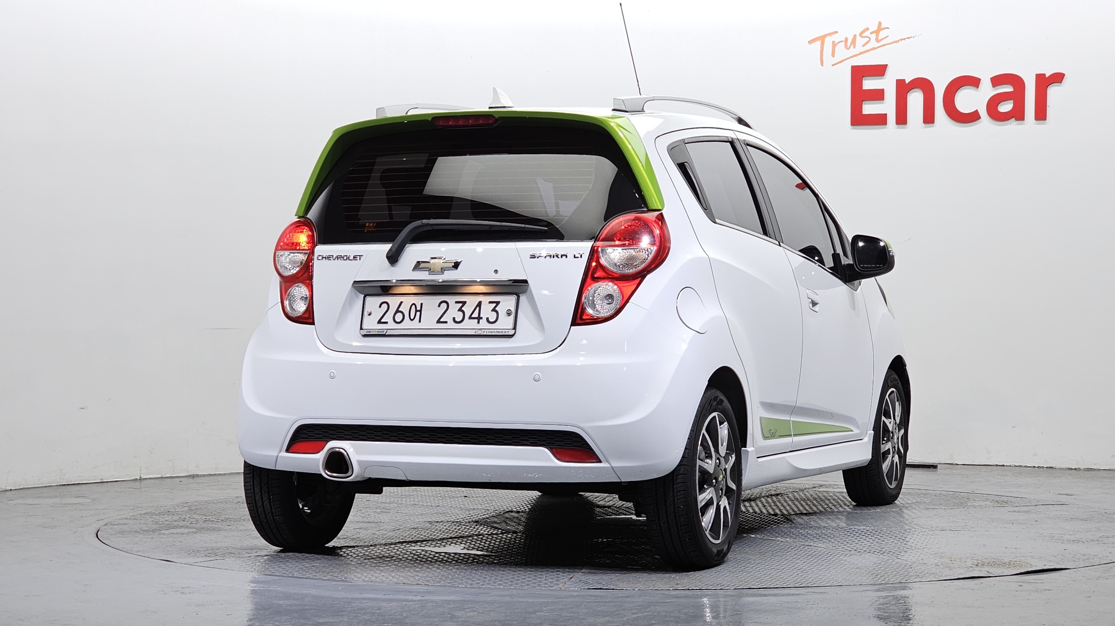CHEVROLET SPARK photo 2
