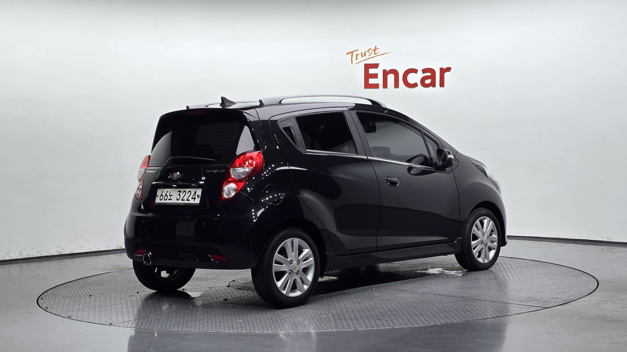 CHEVROLET SPARK photo 2