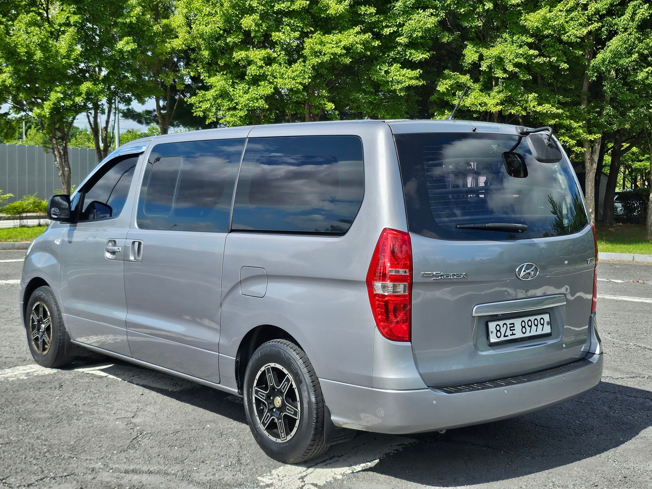 Mazda Bongo rear view