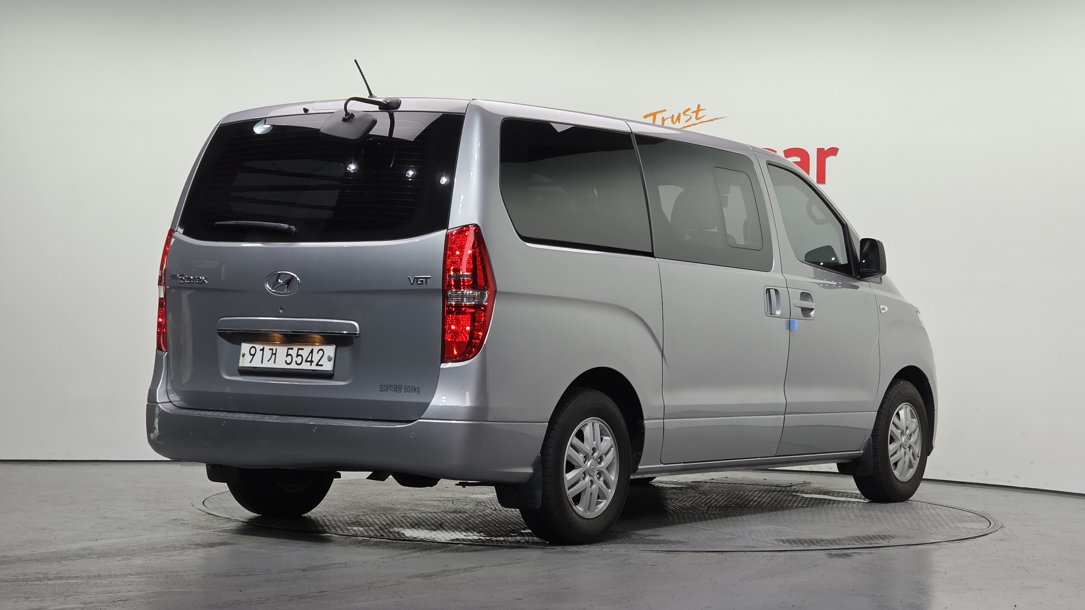 Mazda Bongo front view