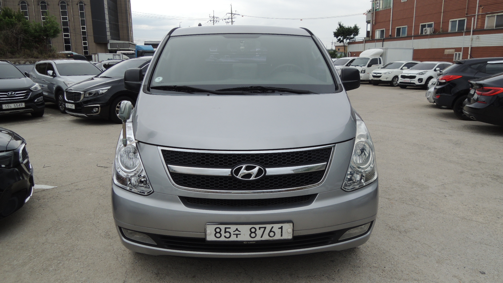 Mazda Bongo front view