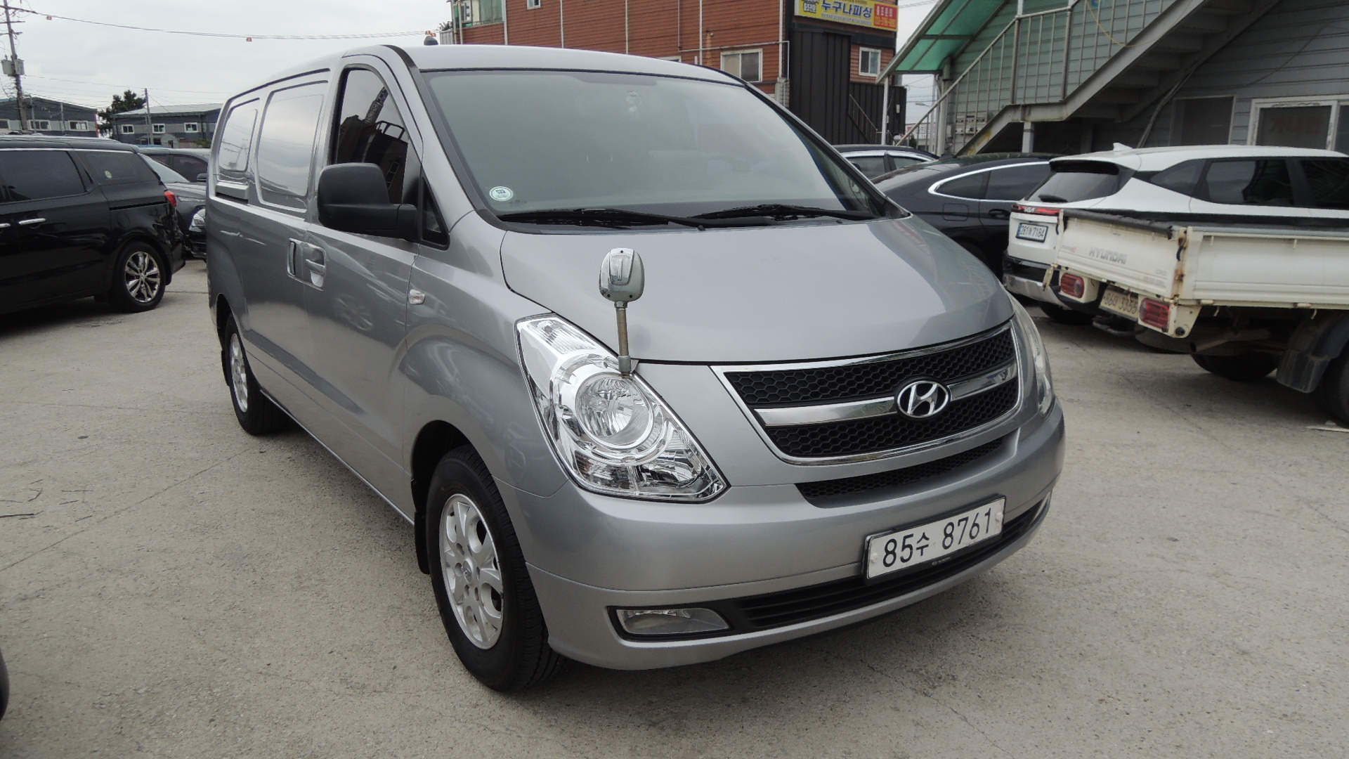 Mazda Bongo rear view