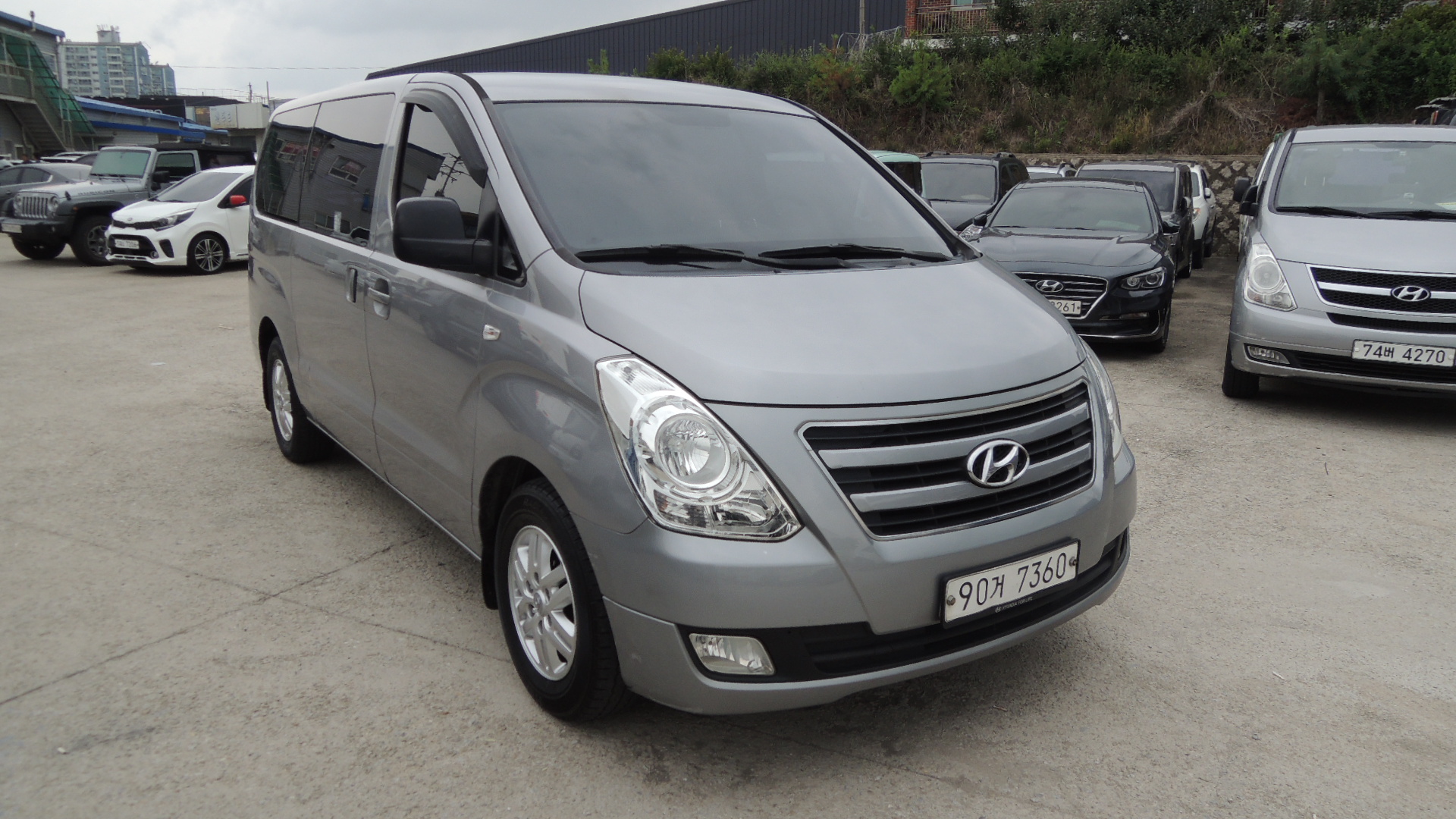Mazda Bongo rear view