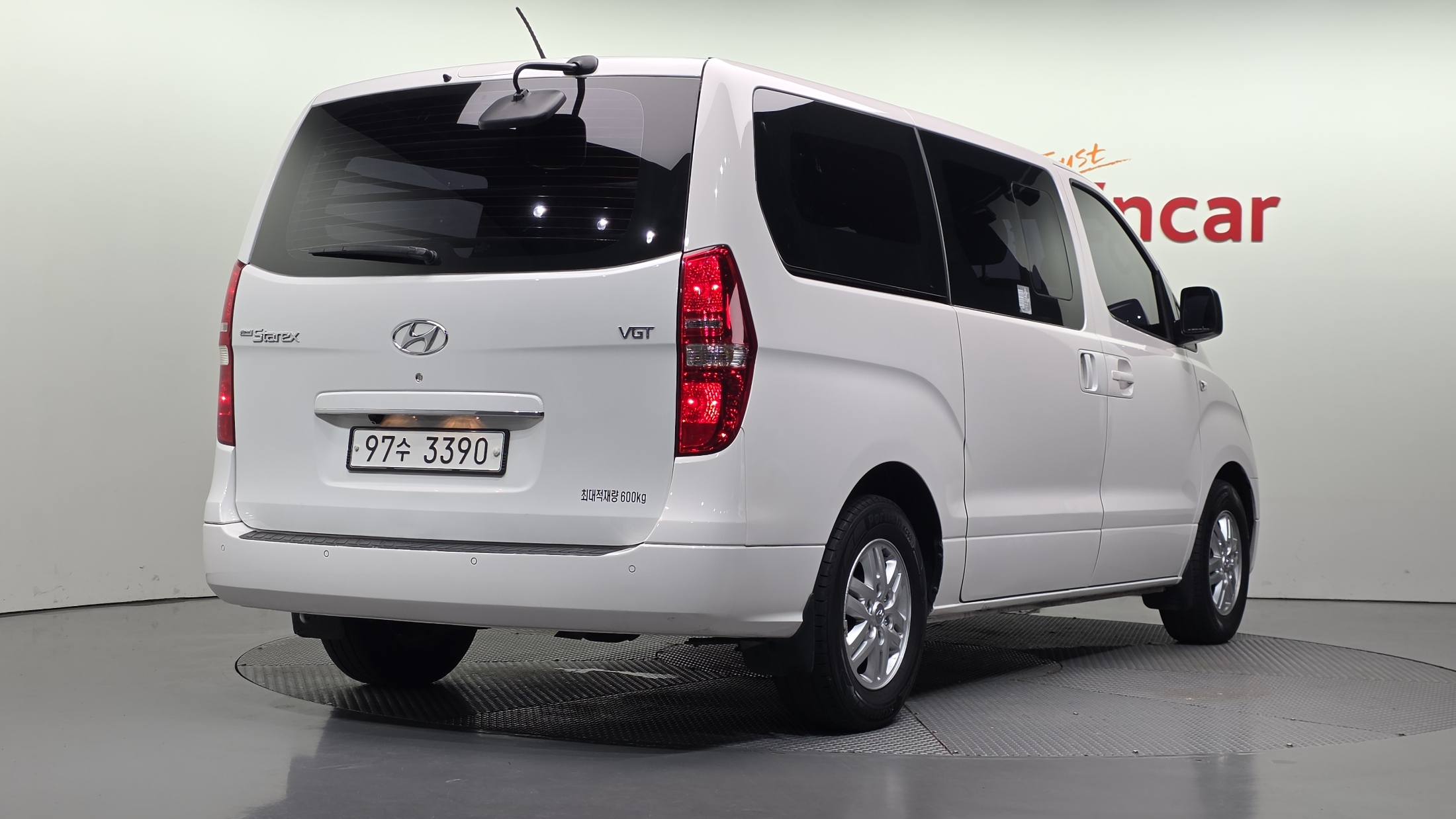 Mazda Bongo front view