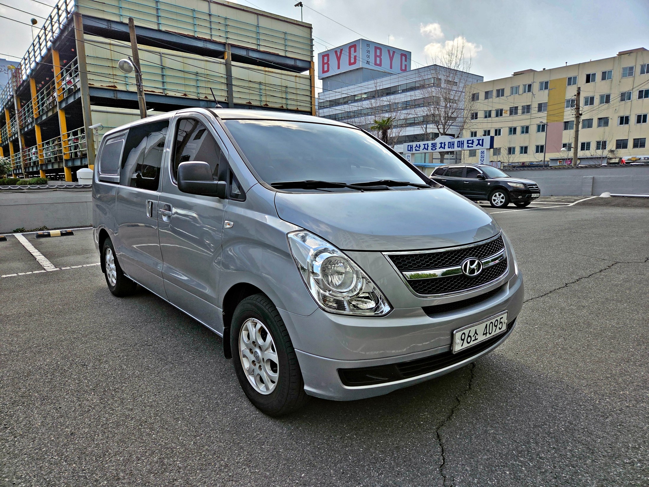Mazda Bongo rear view