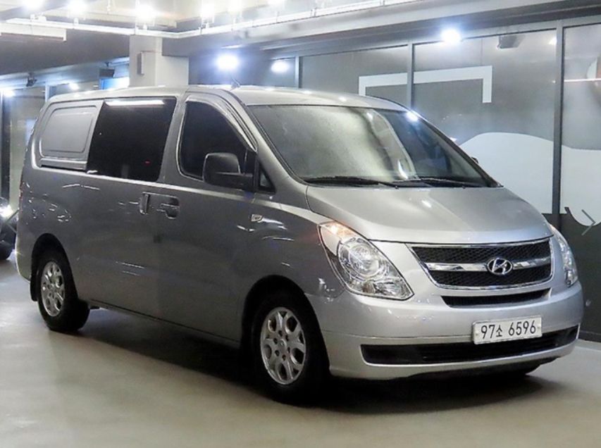 Mazda Bongo rear view