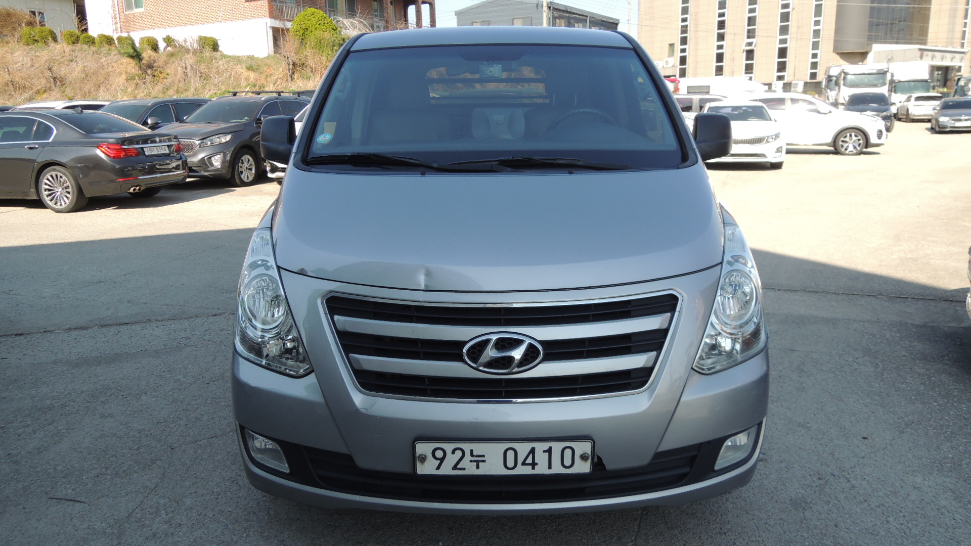 Mazda Bongo front view