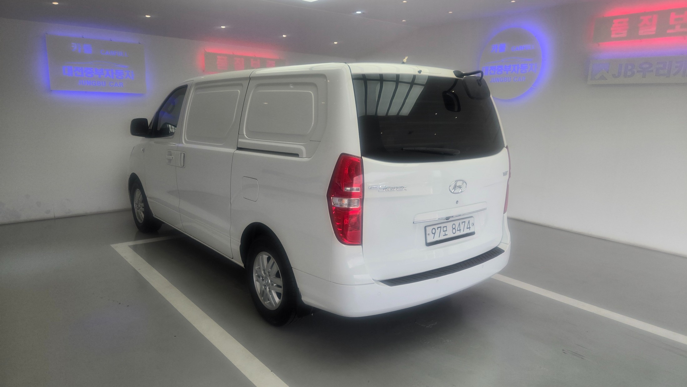 Mazda Bongo rear view