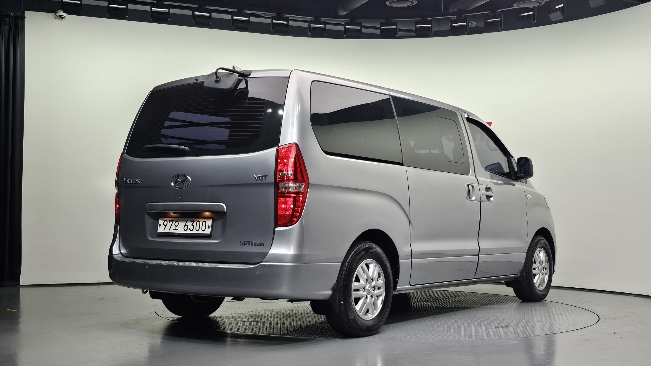 Mazda Bongo front view