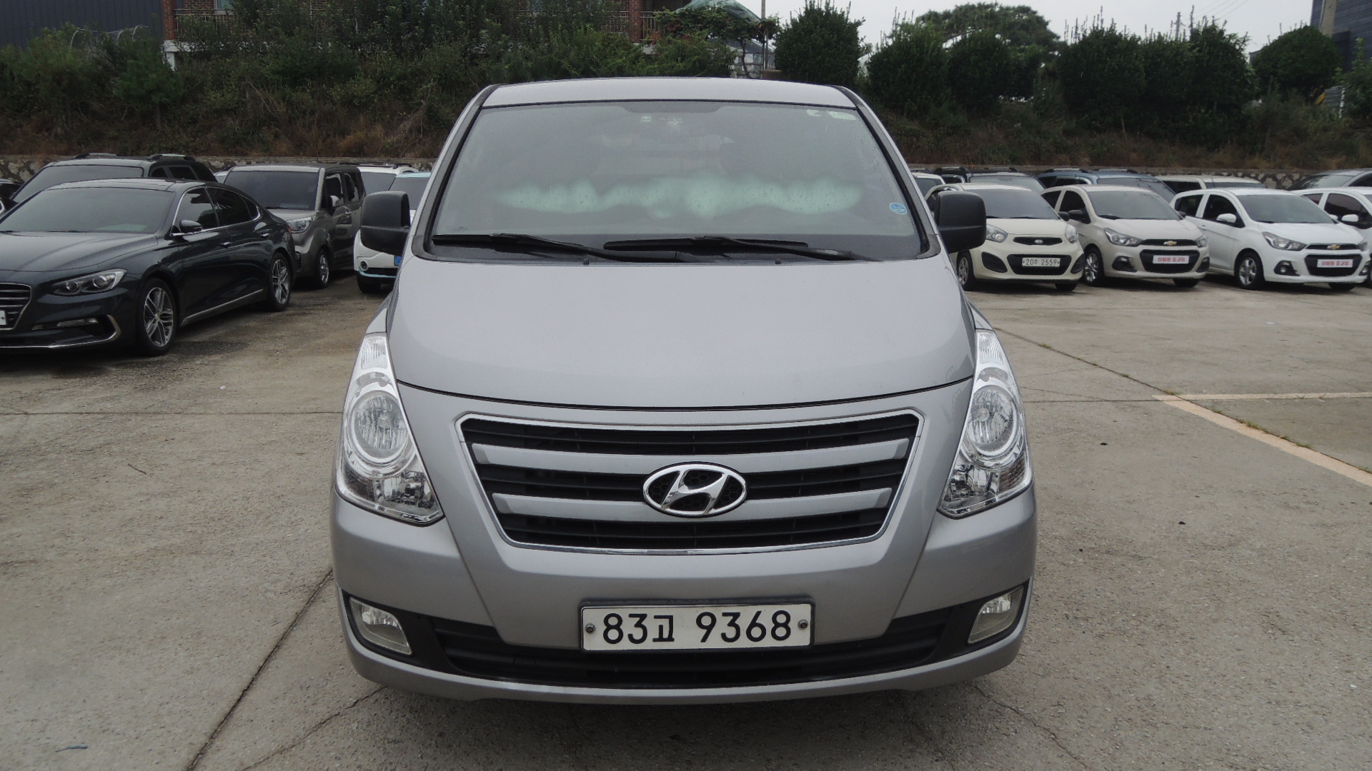 Mazda Bongo front view