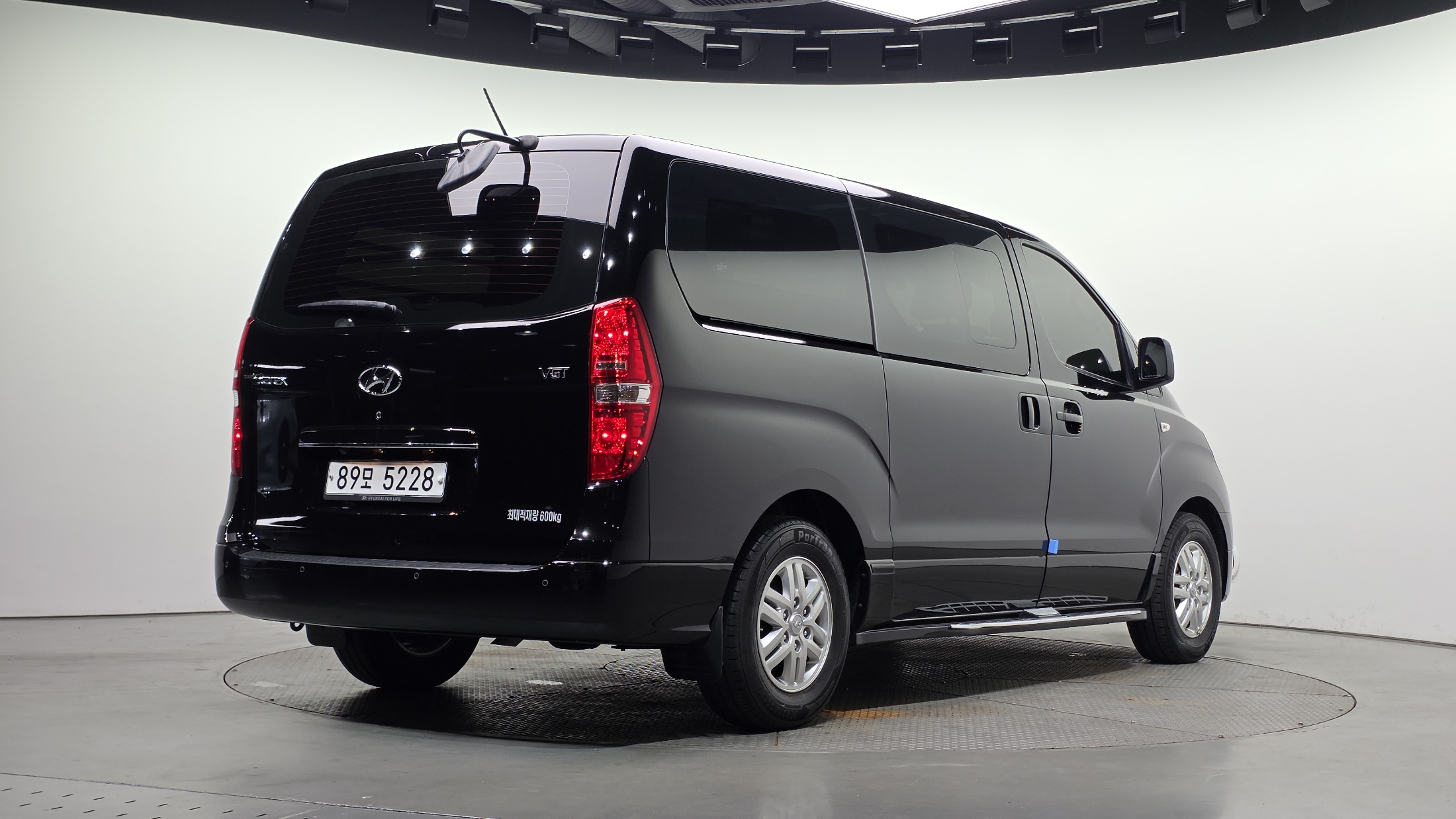 Mazda Bongo front view