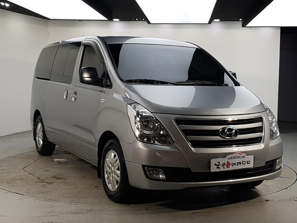 Mazda Bongo front view