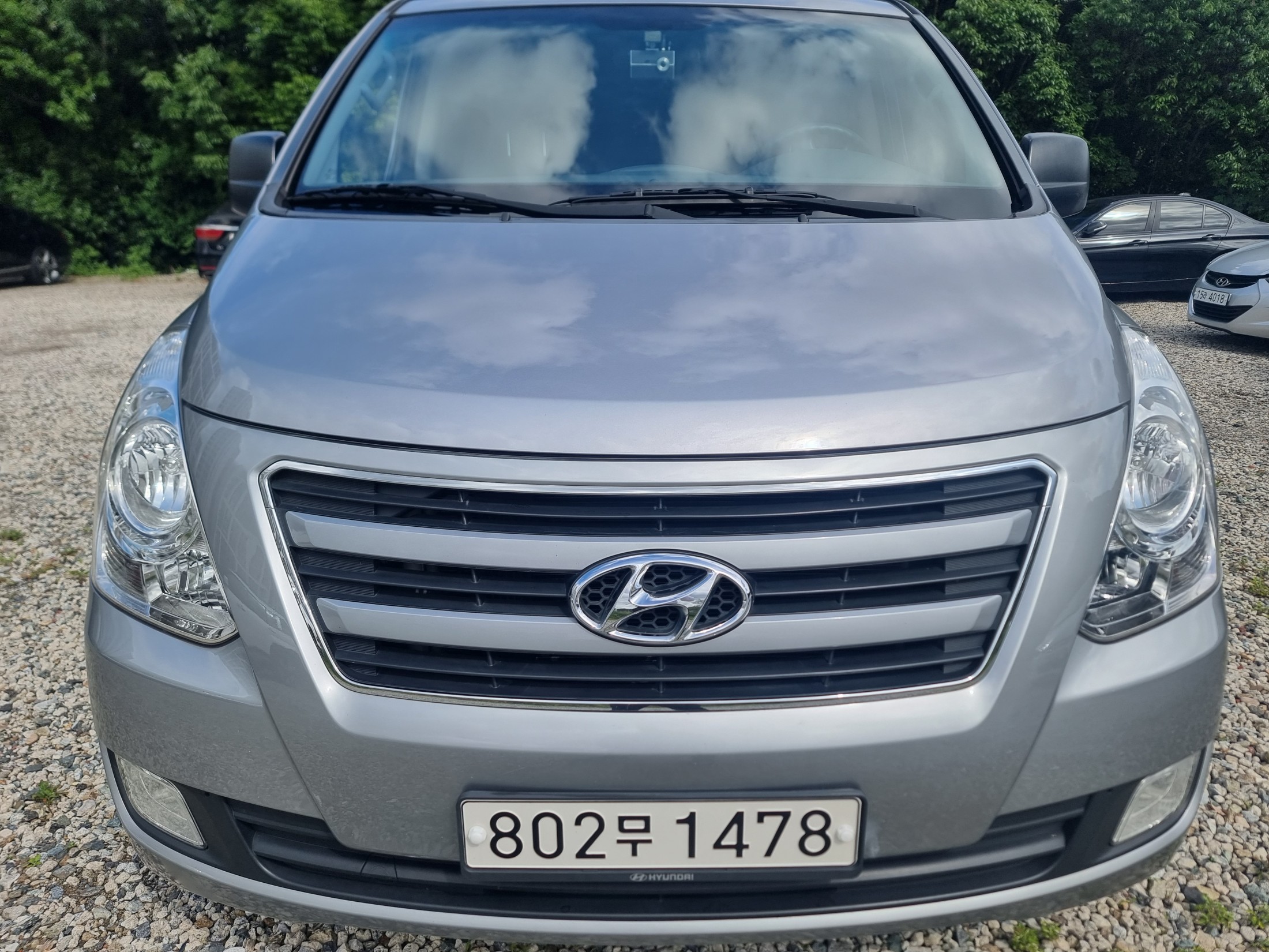 Mazda Bongo front view