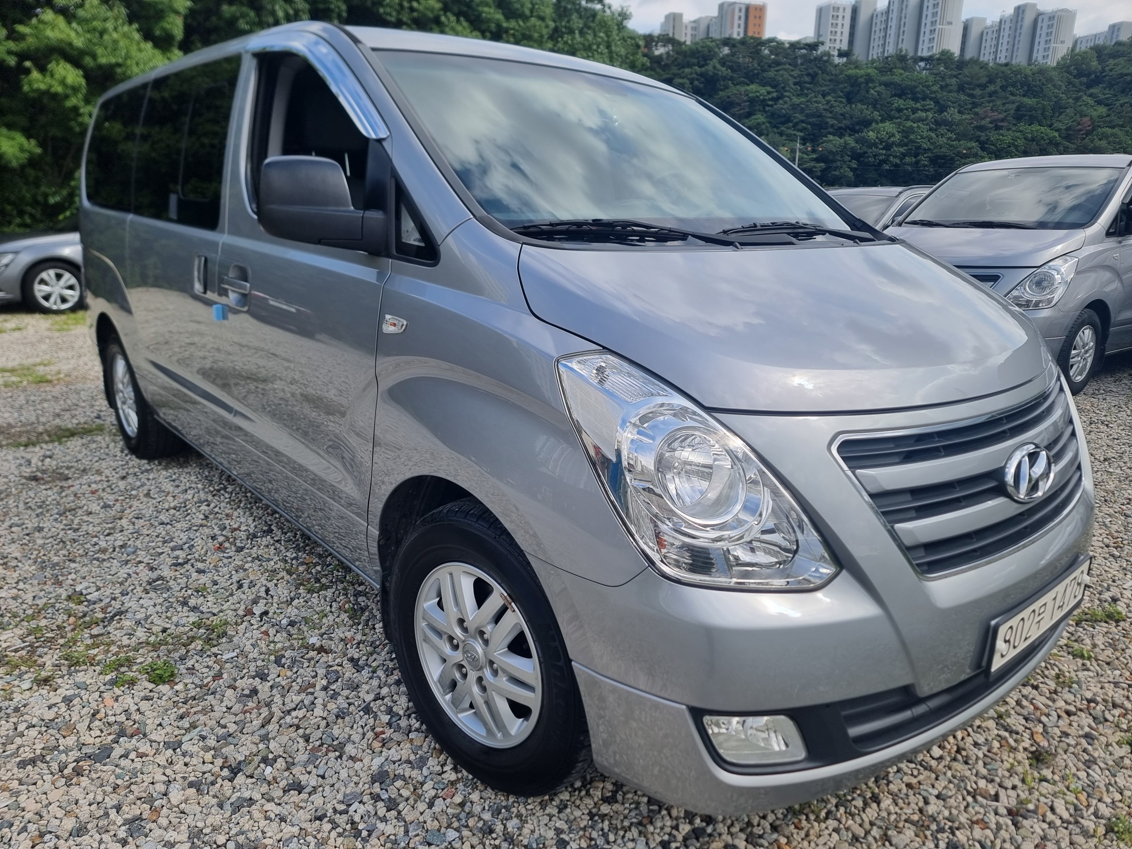 Mazda Bongo rear view