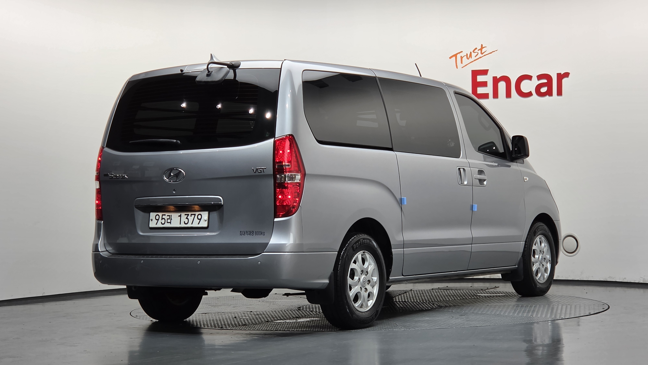 Mazda Bongo front view