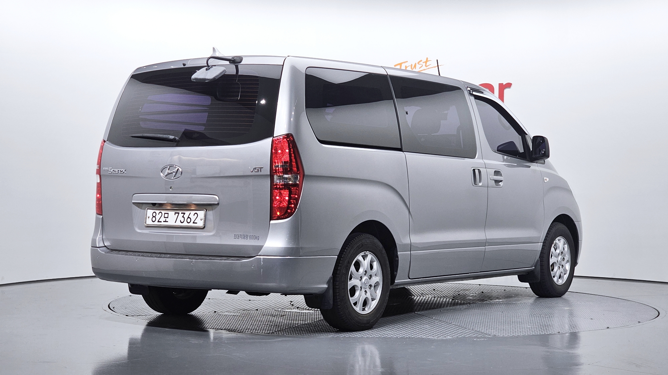 Mazda Bongo front view
