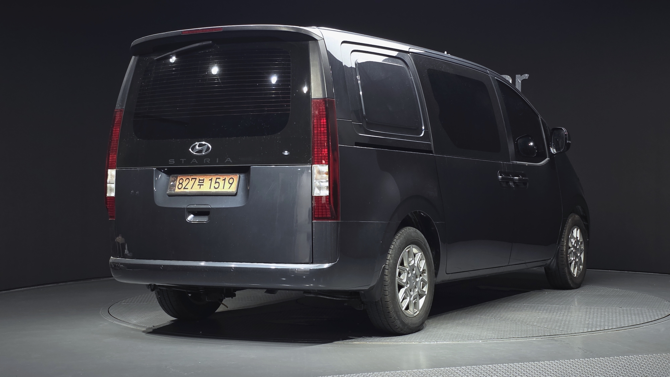 Mazda Bongo front view