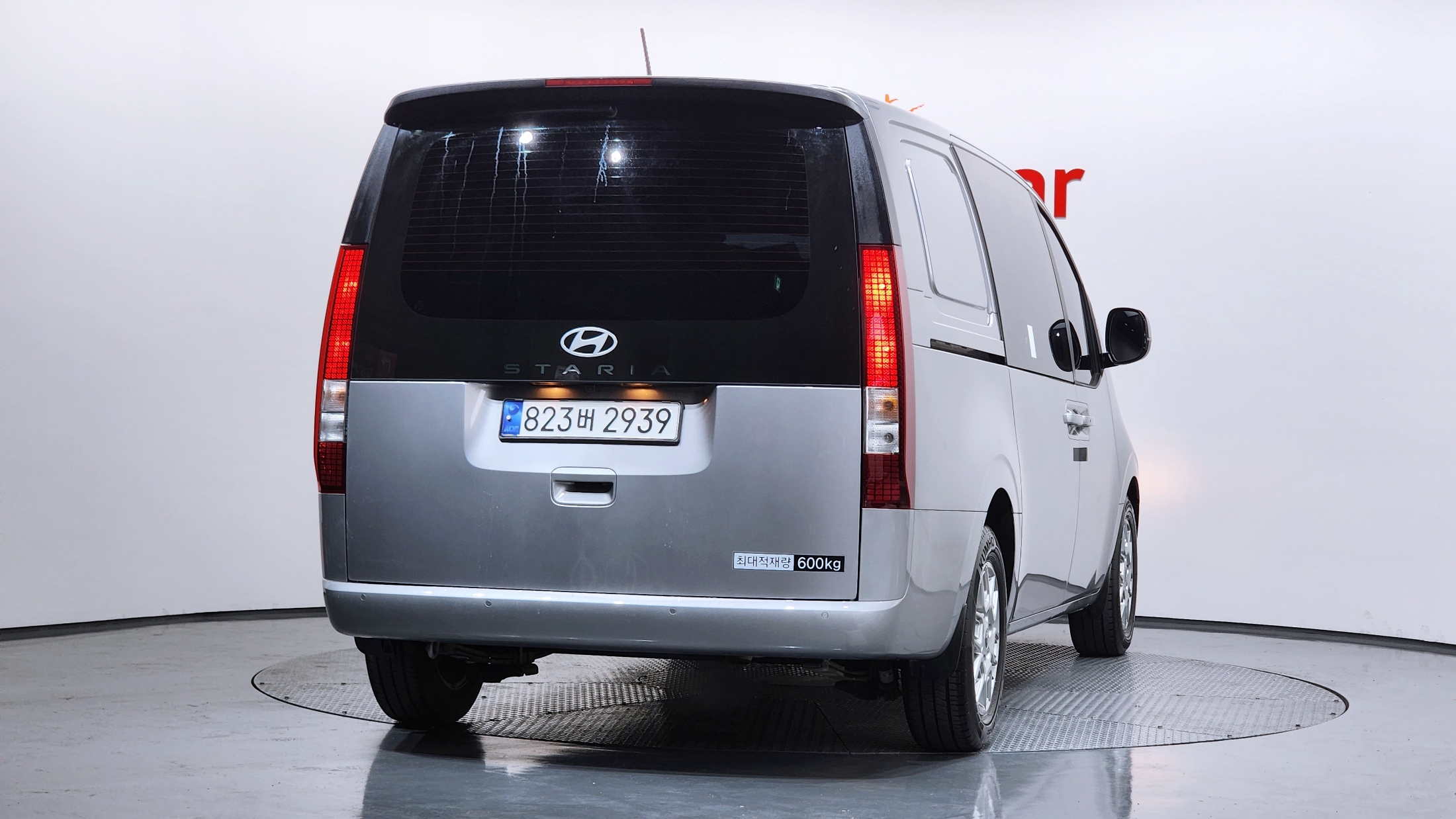 Mazda Bongo front view