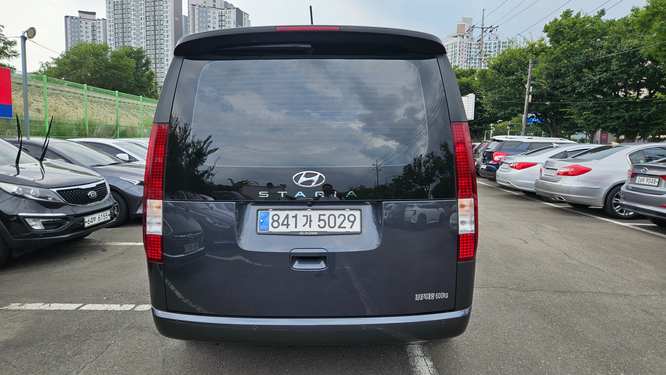 Mazda Bongo front view