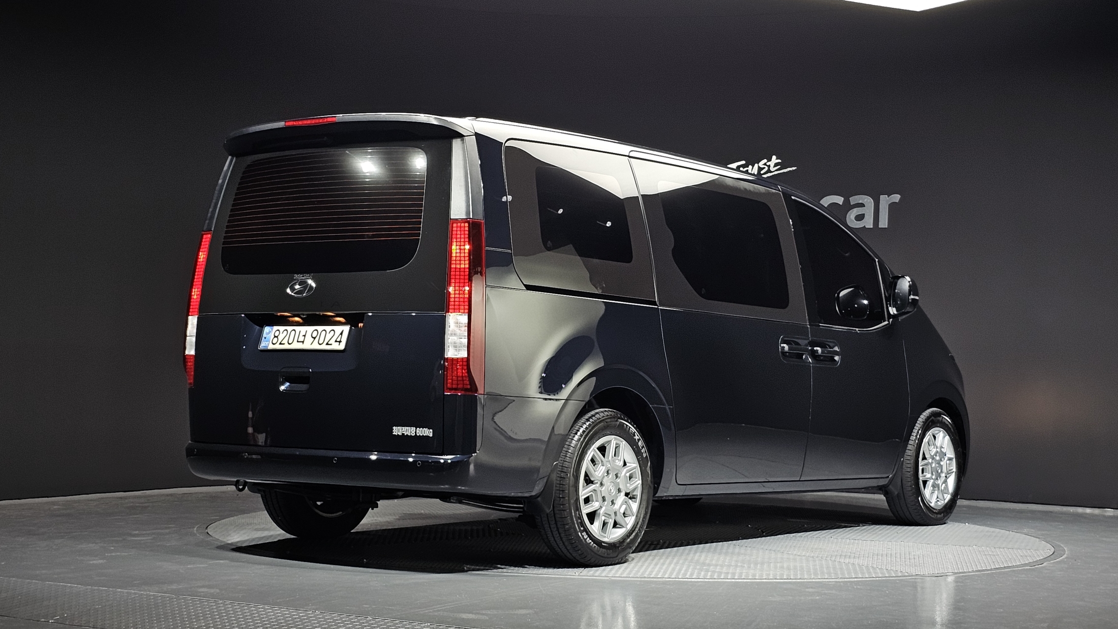 Mazda Bongo front view