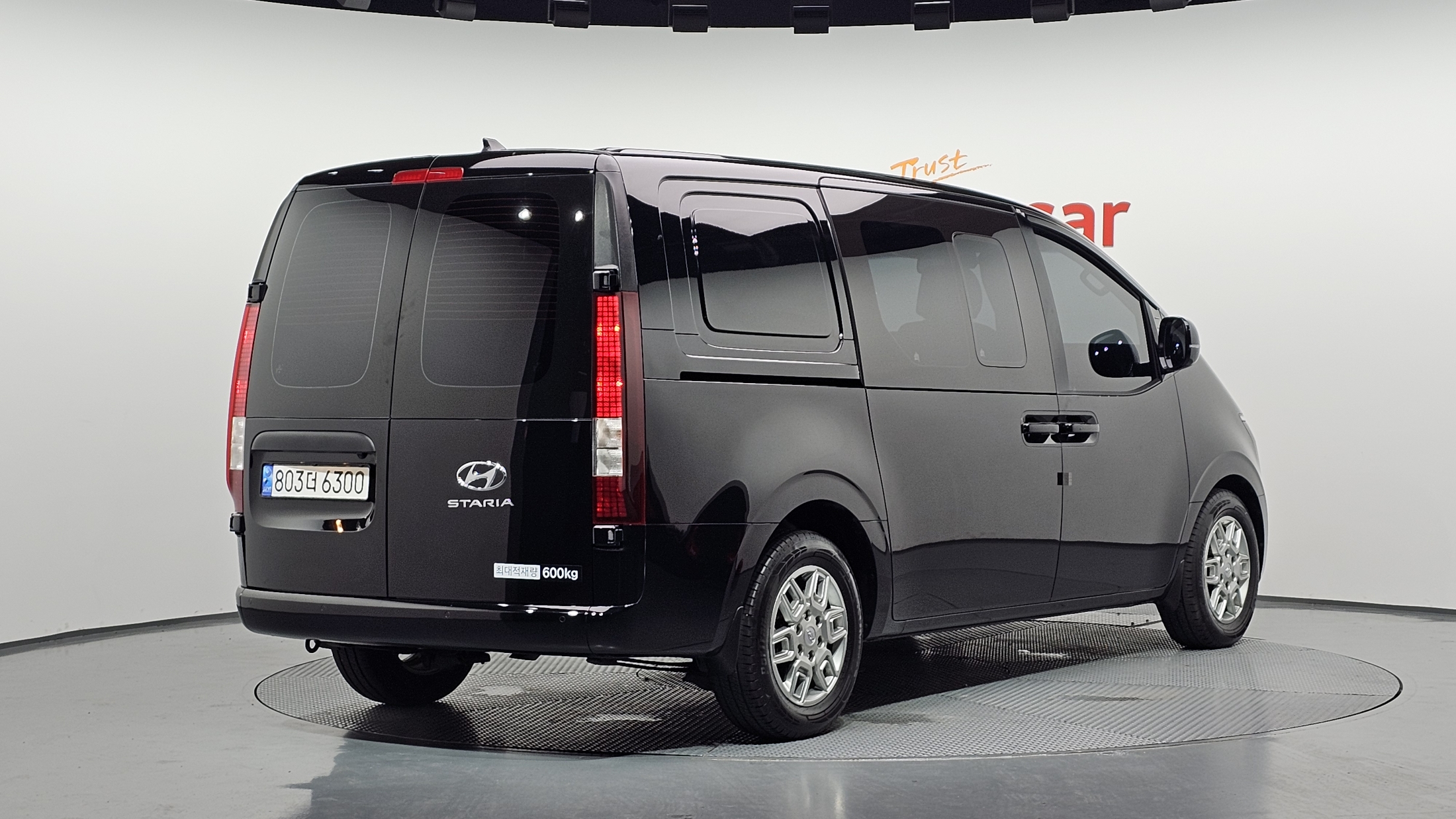 Mazda Bongo front view