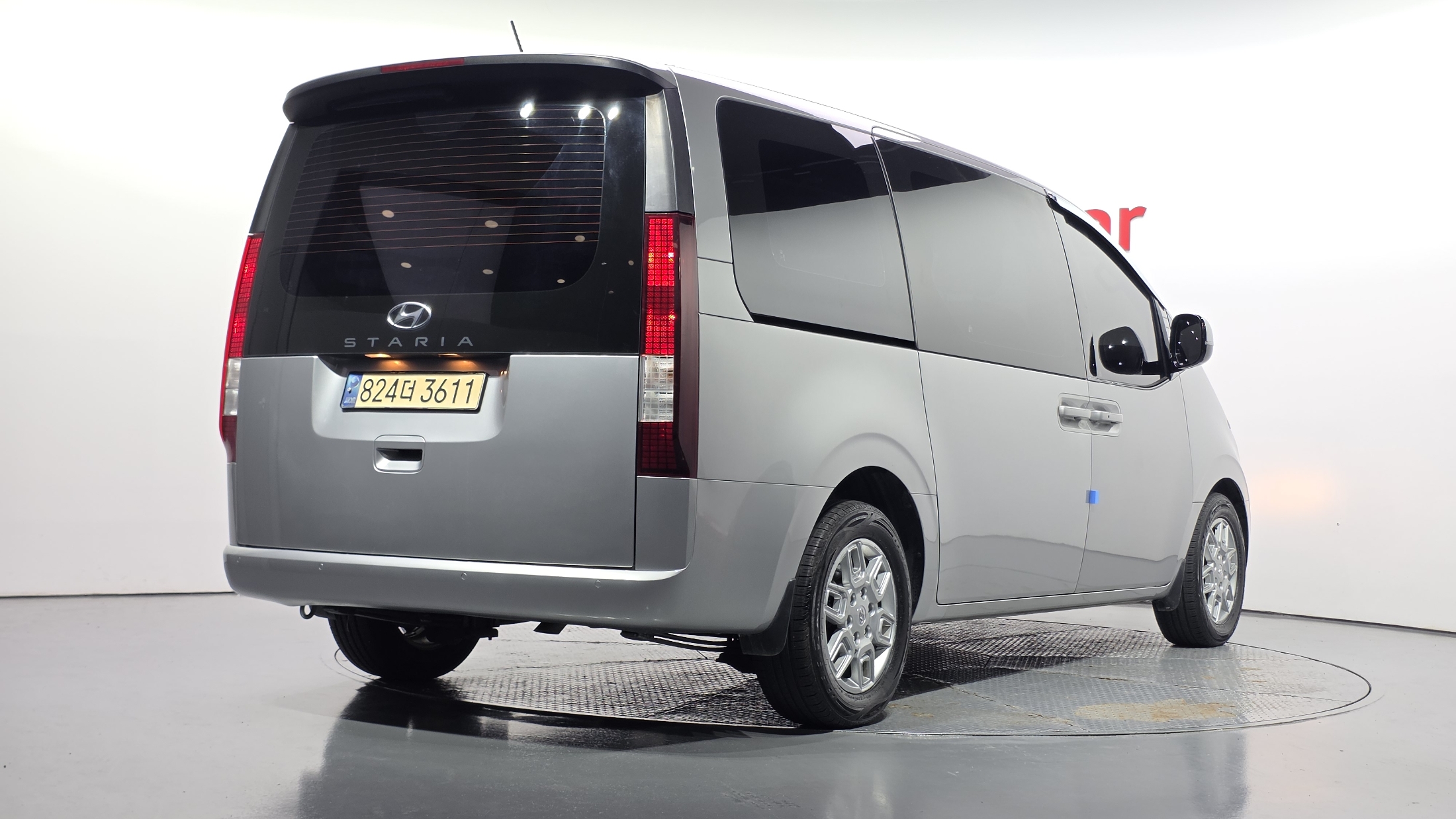 Mazda Bongo front view