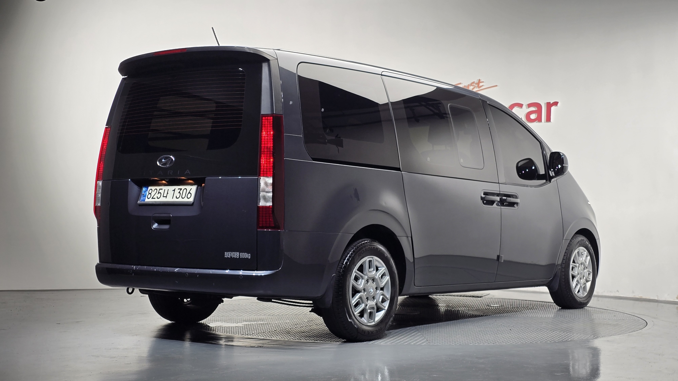 Mazda Bongo front view