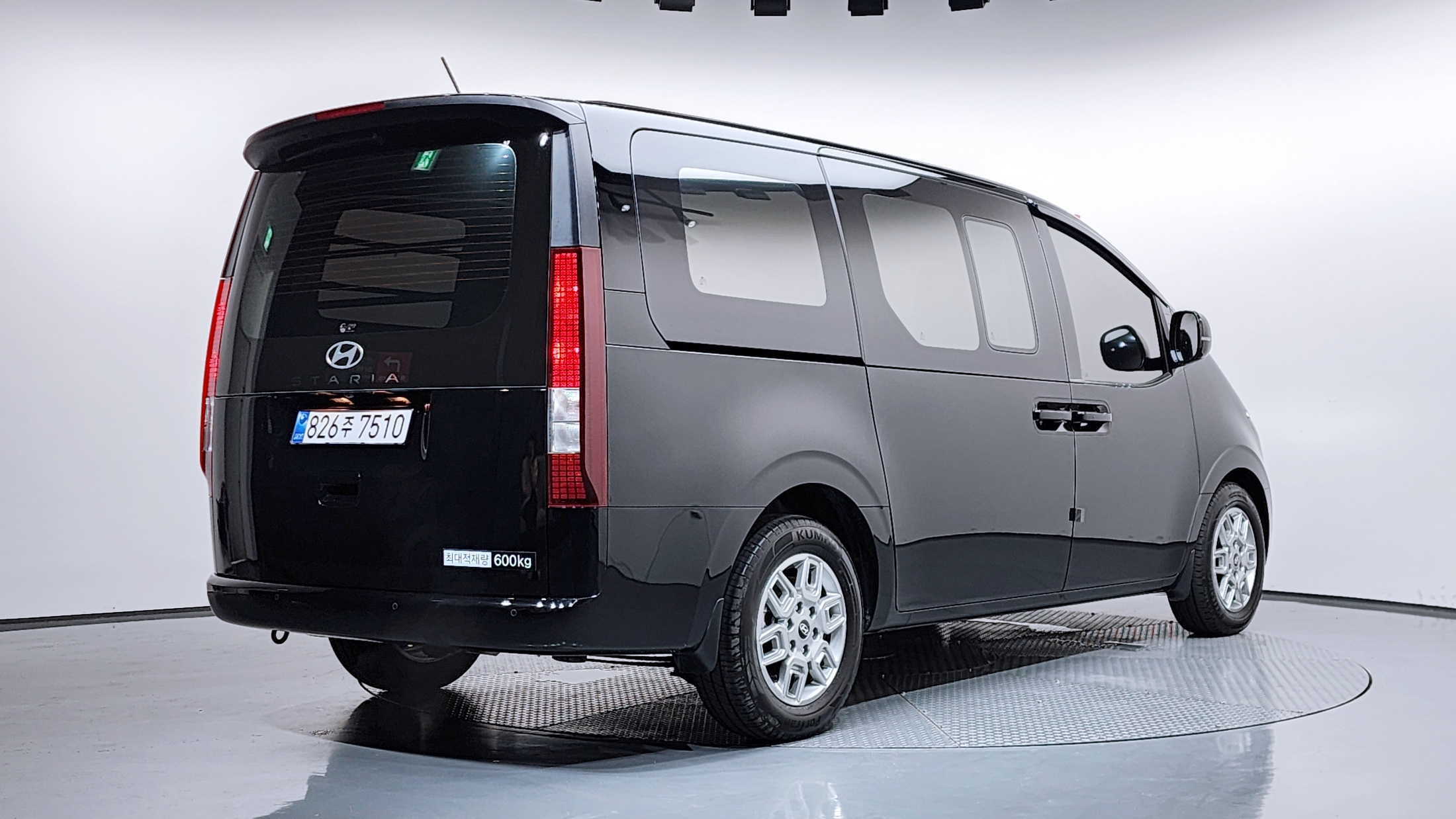 Mazda Bongo front view