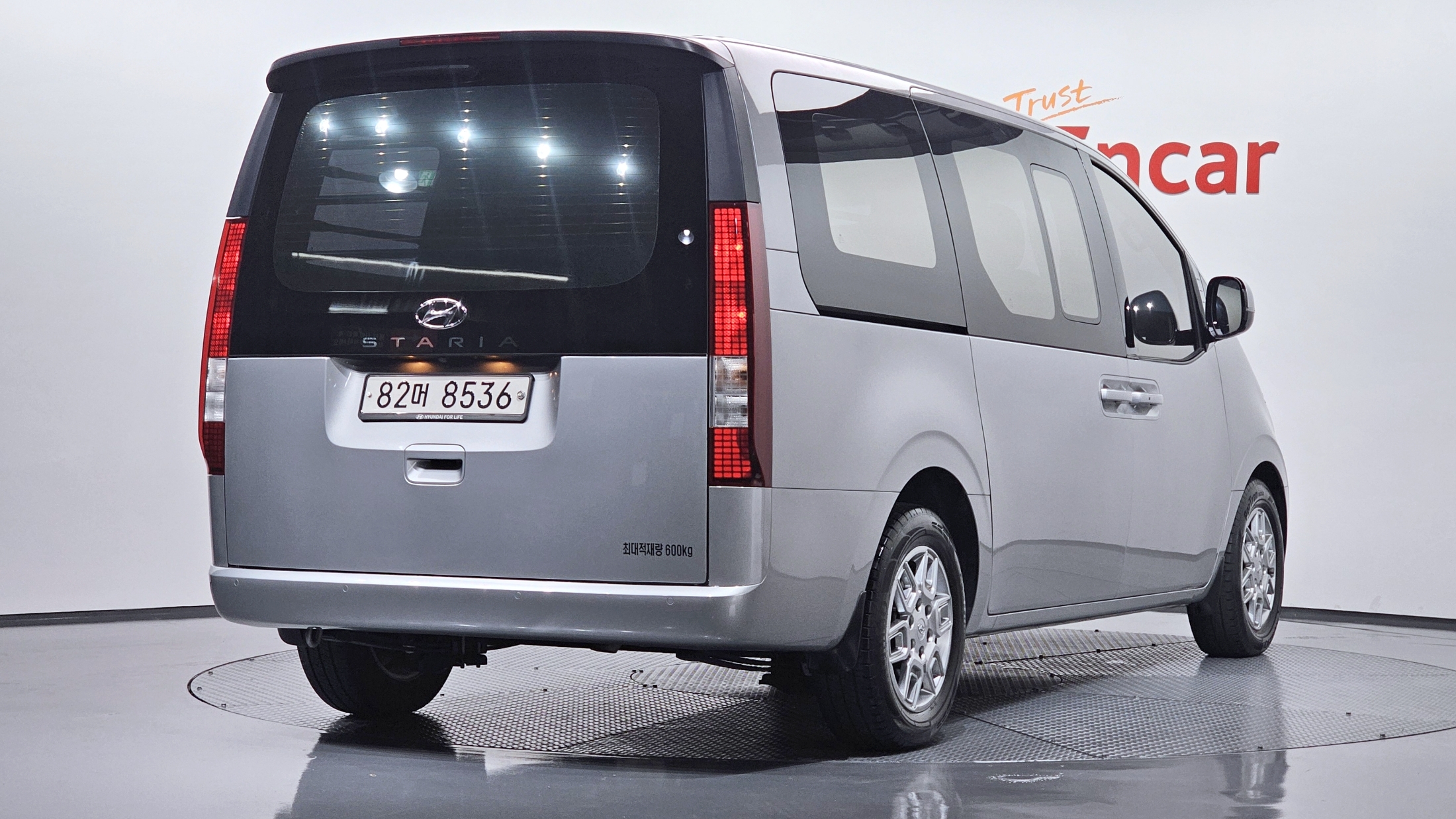 Mazda Bongo front view