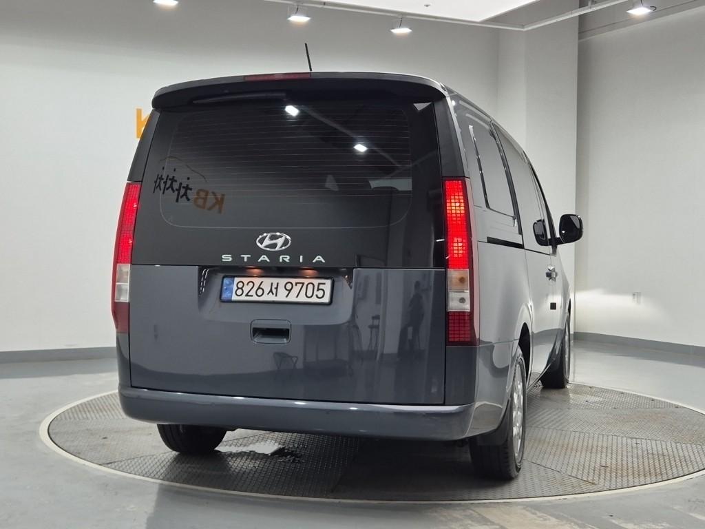 Mazda Bongo rear view