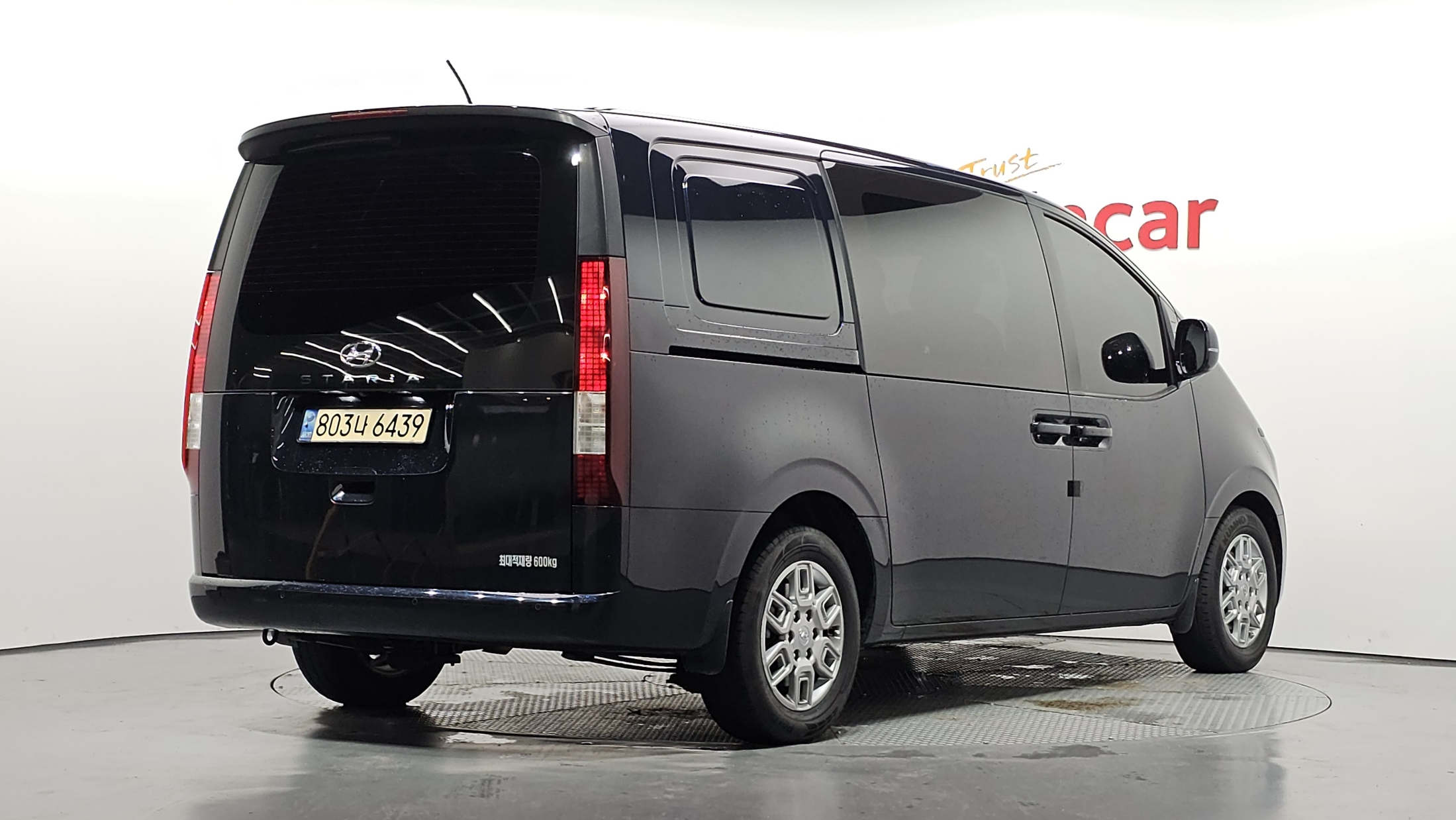 Mazda Bongo front view