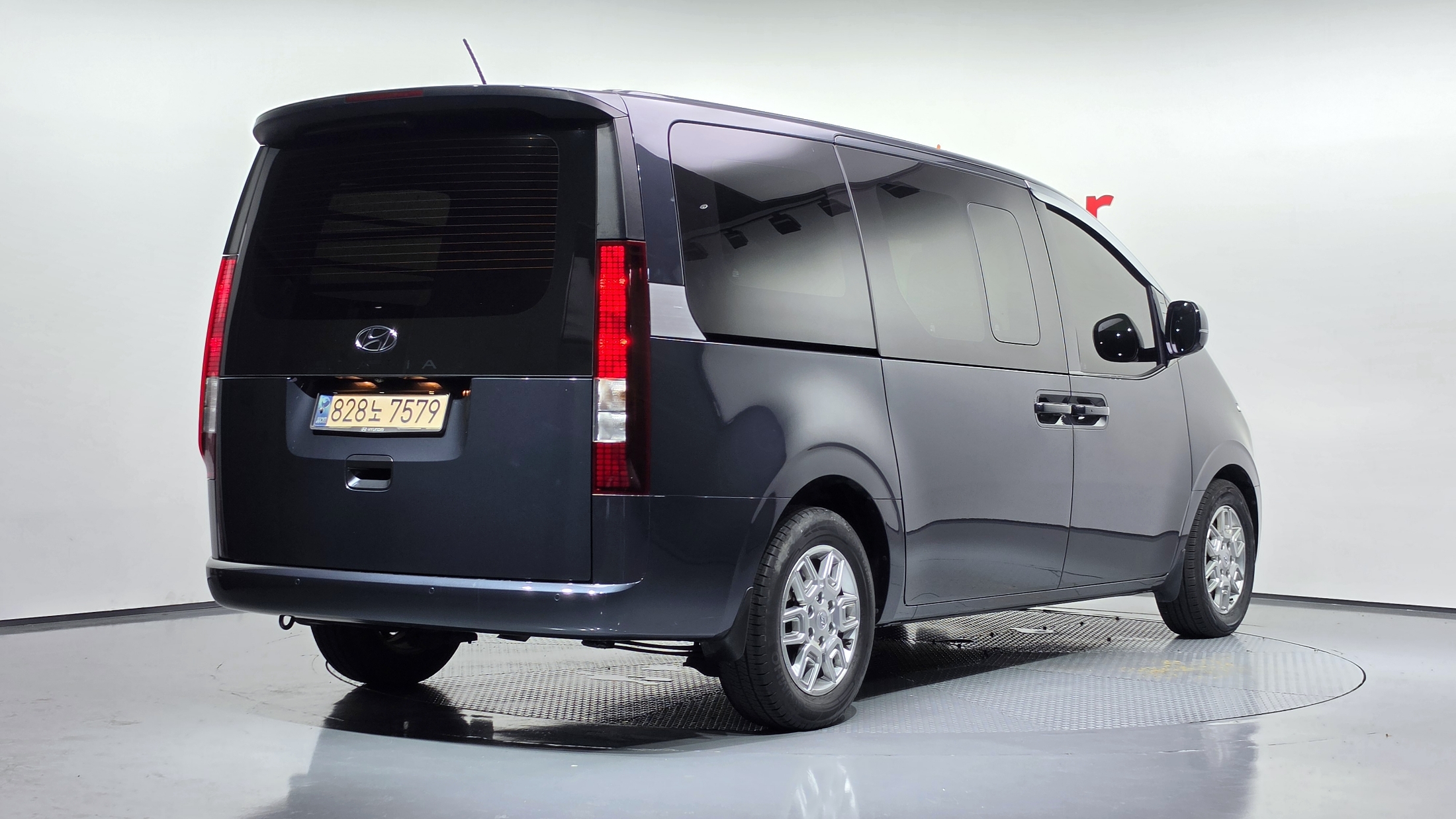 Mazda Bongo front view