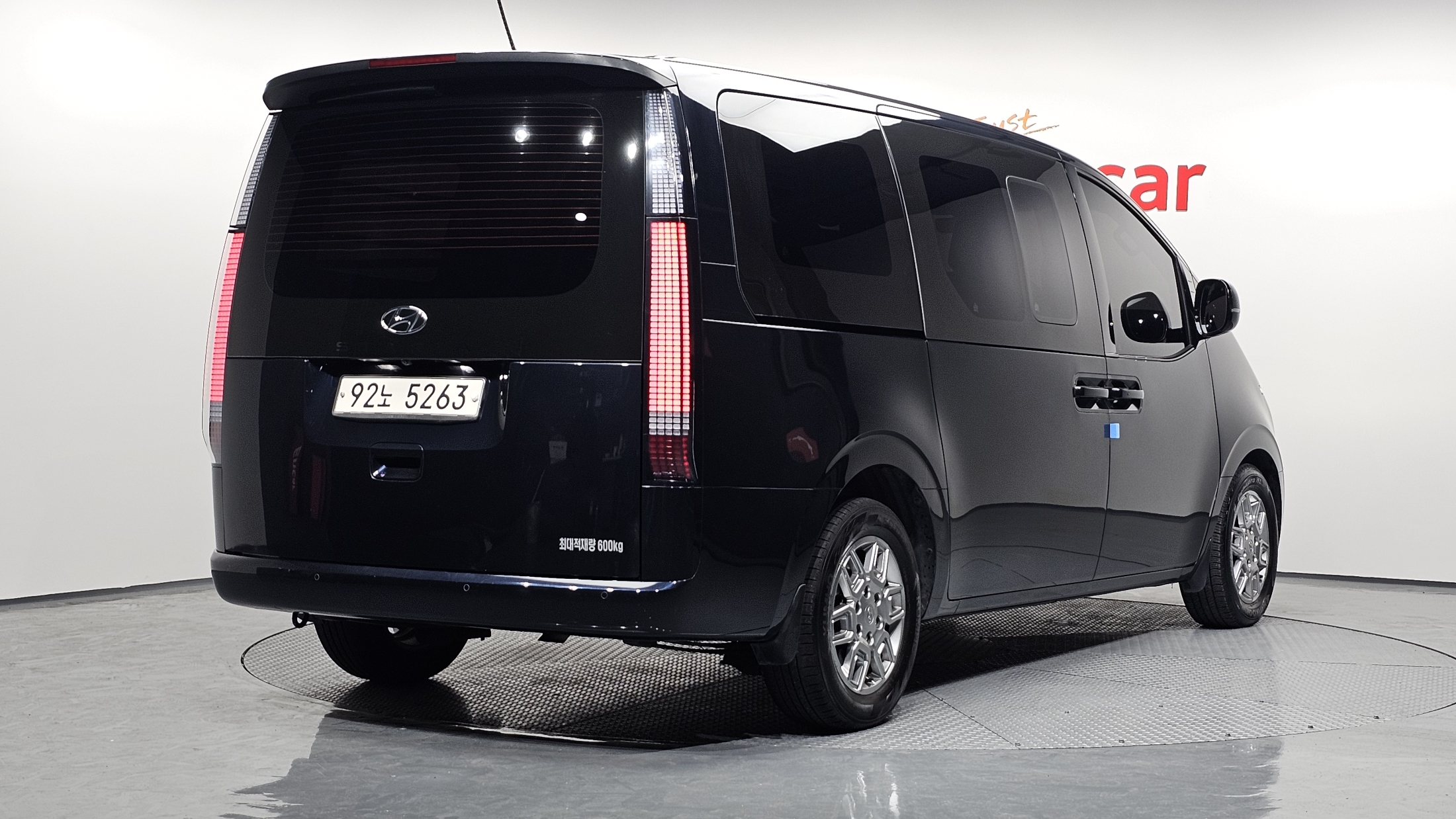 Mazda Bongo front view
