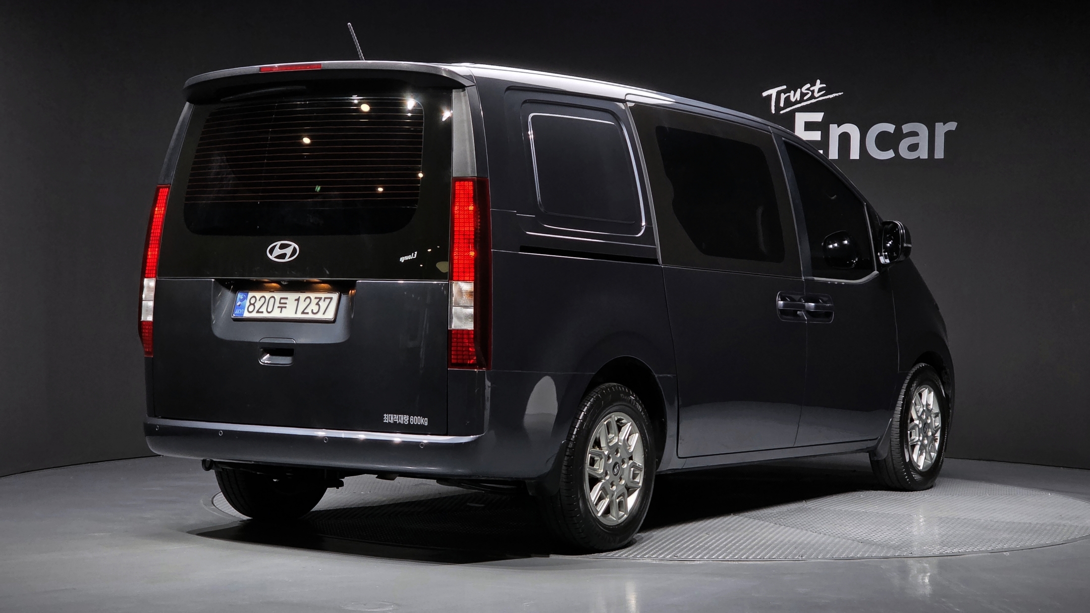 Mazda Bongo front view