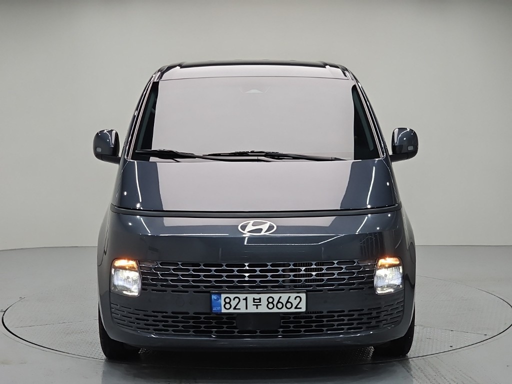Mazda Bongo front view