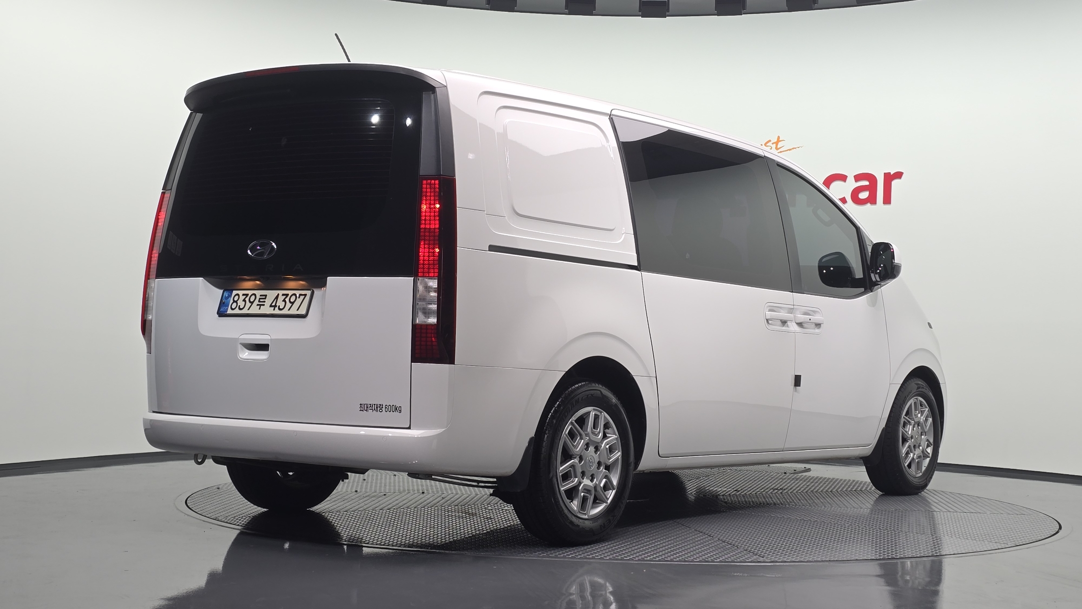 Mazda Bongo front view