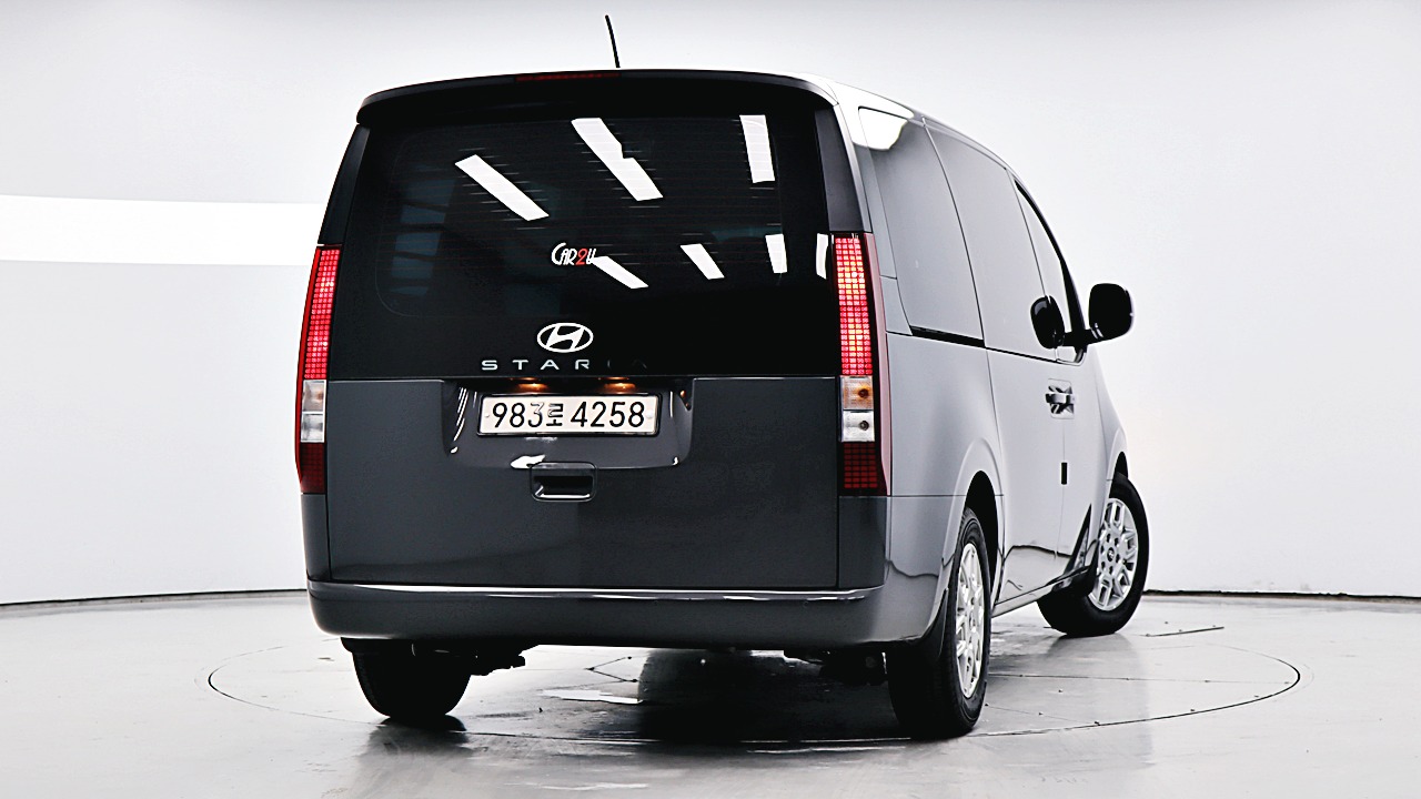 Mazda Bongo front view