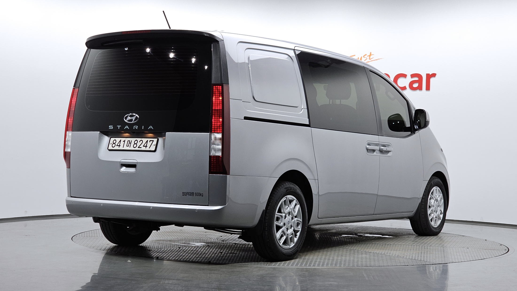 Mazda Bongo front view