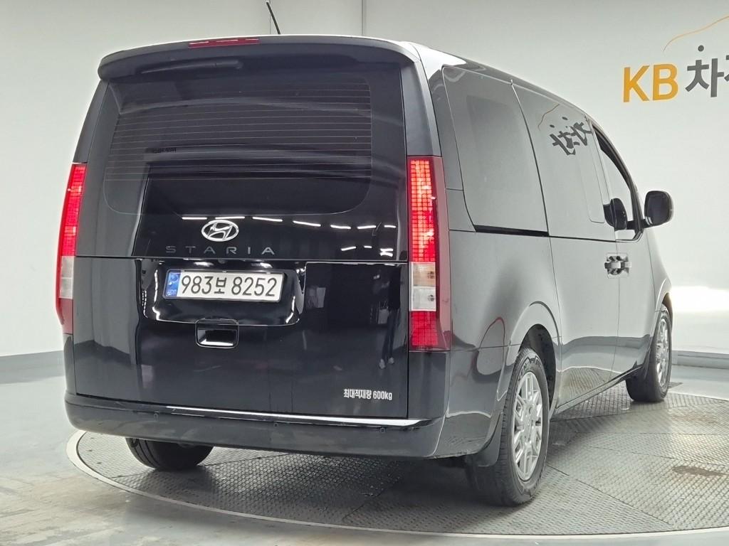 Mazda Bongo rear view
