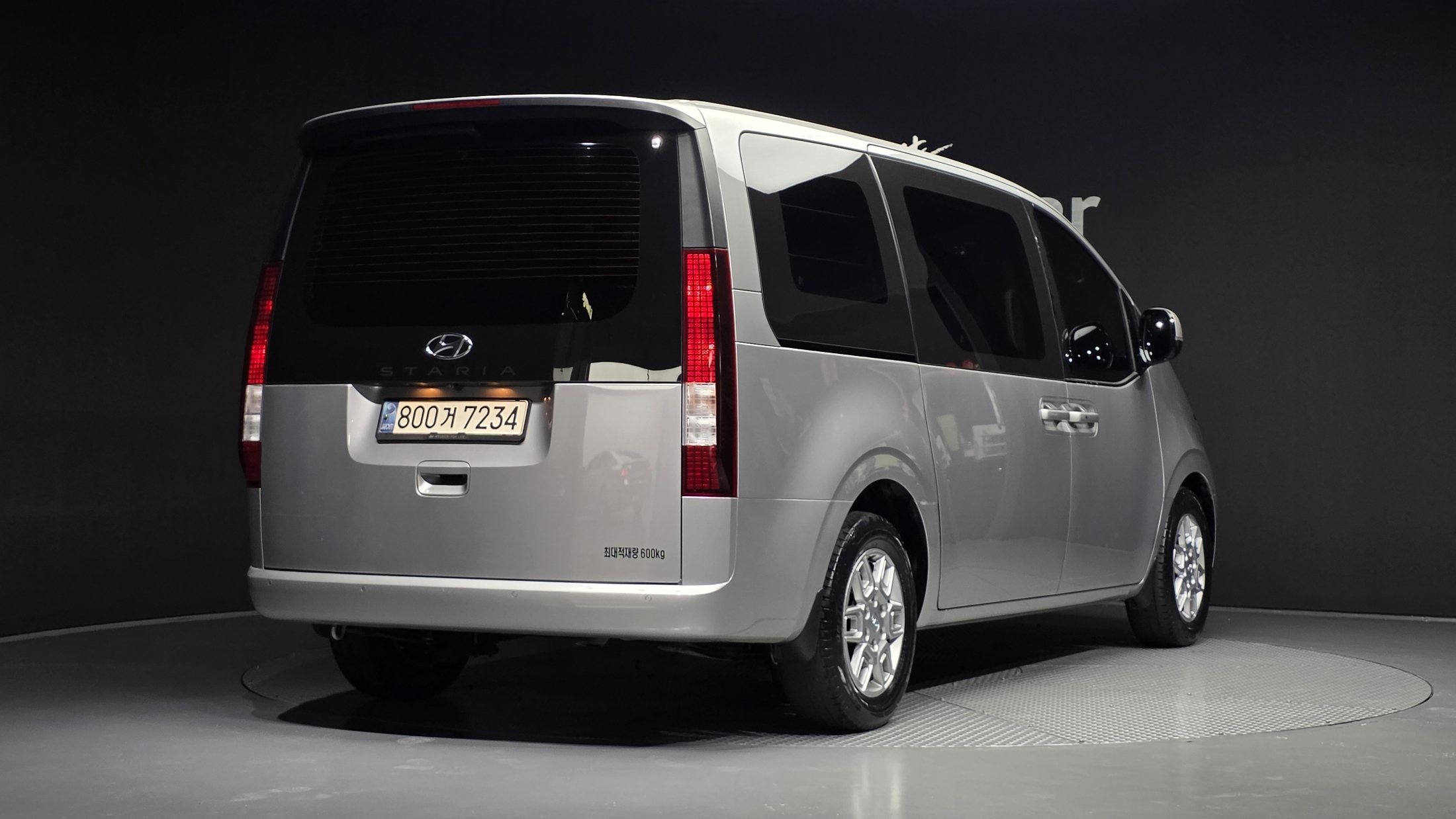 Mazda Bongo front view