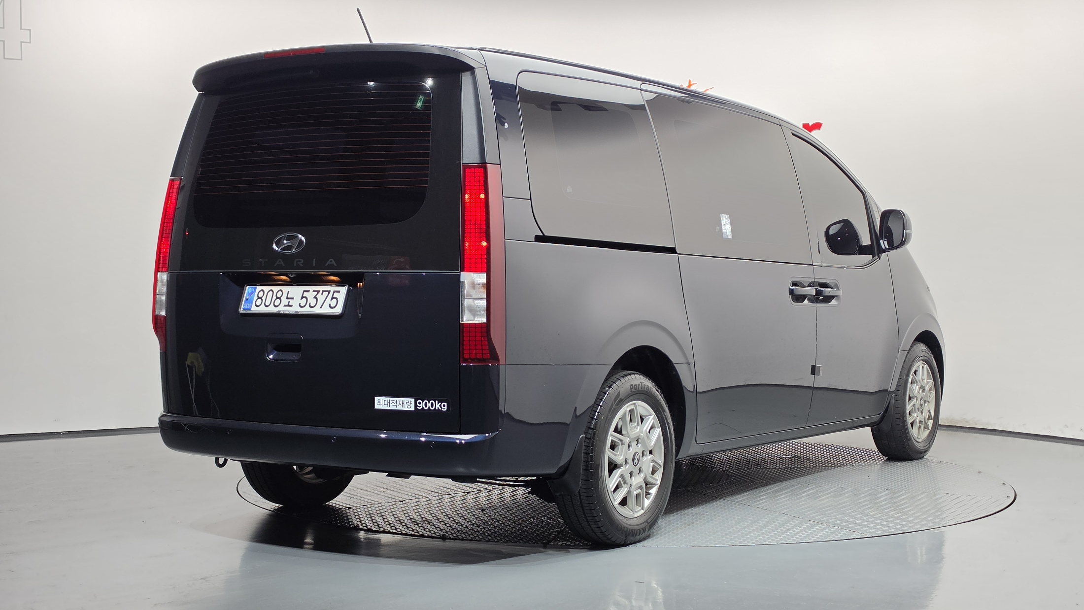 Mazda Bongo front view