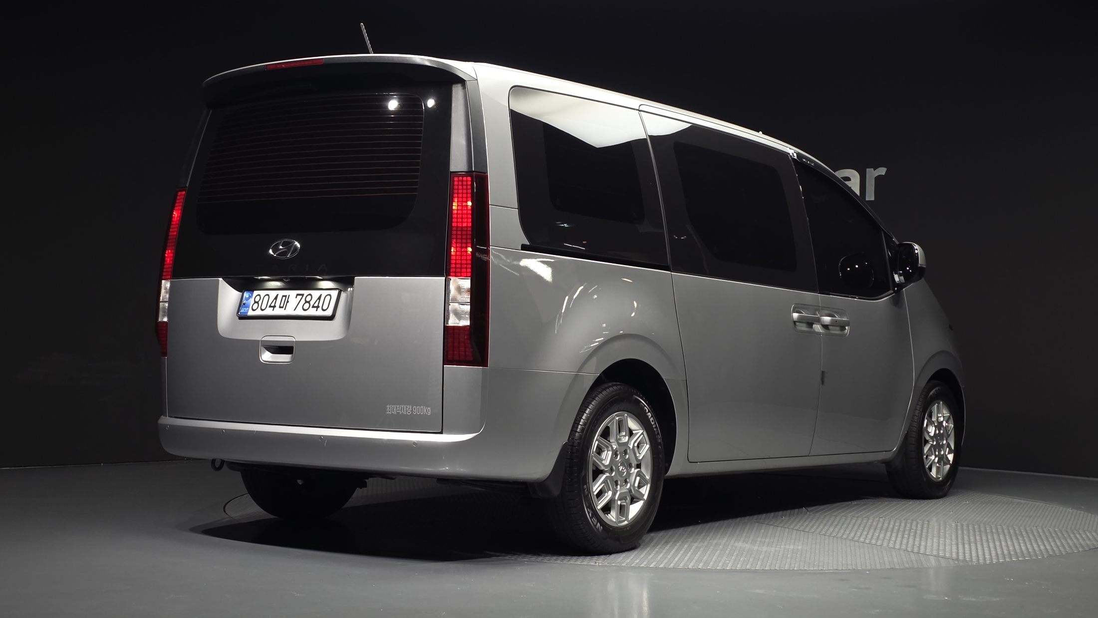 Mazda Bongo front view