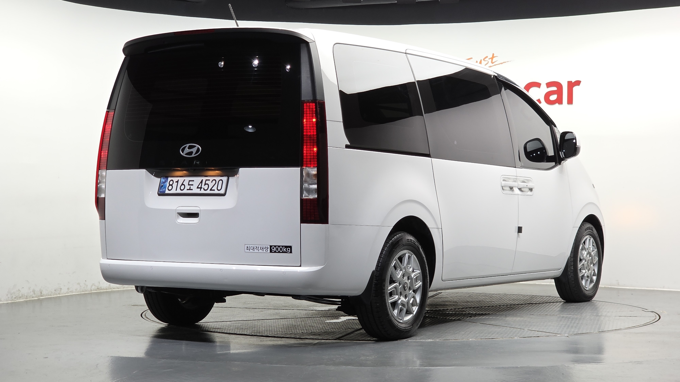 Mazda Bongo front view
