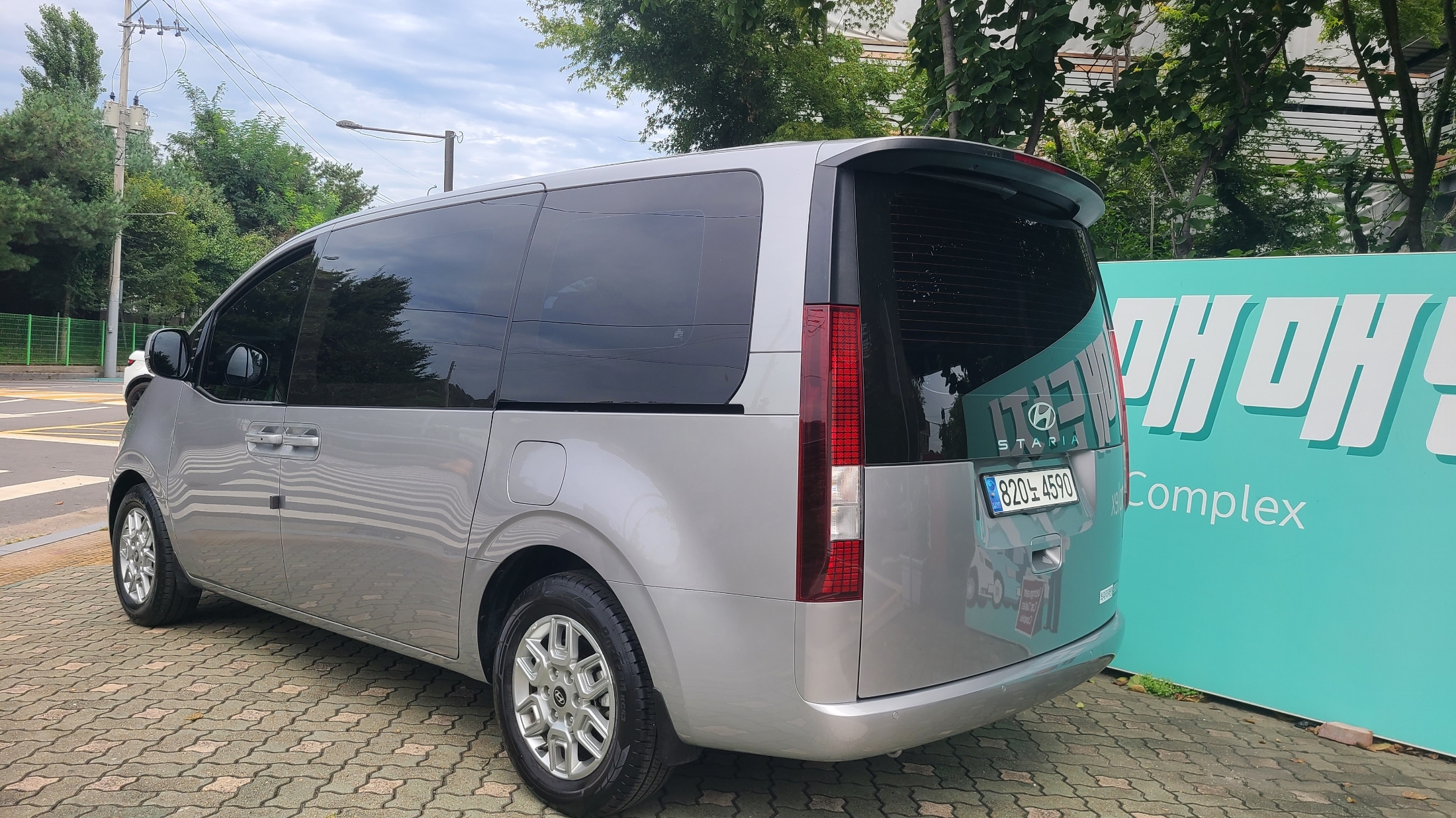 Mazda Bongo rear view
